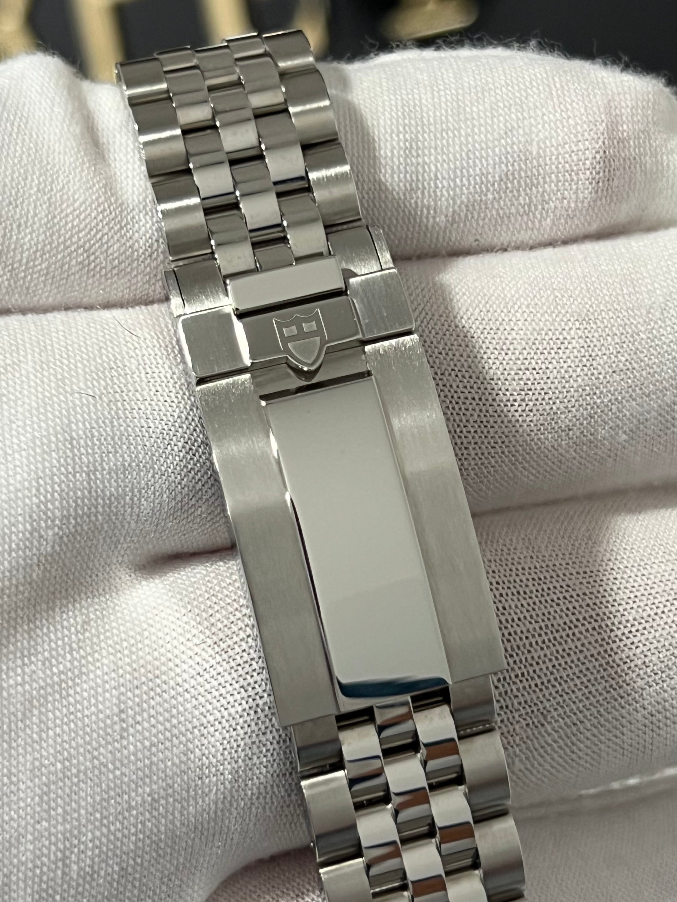 TUDOR BLACK BAY CHRONO MIAMI PINK 79360N