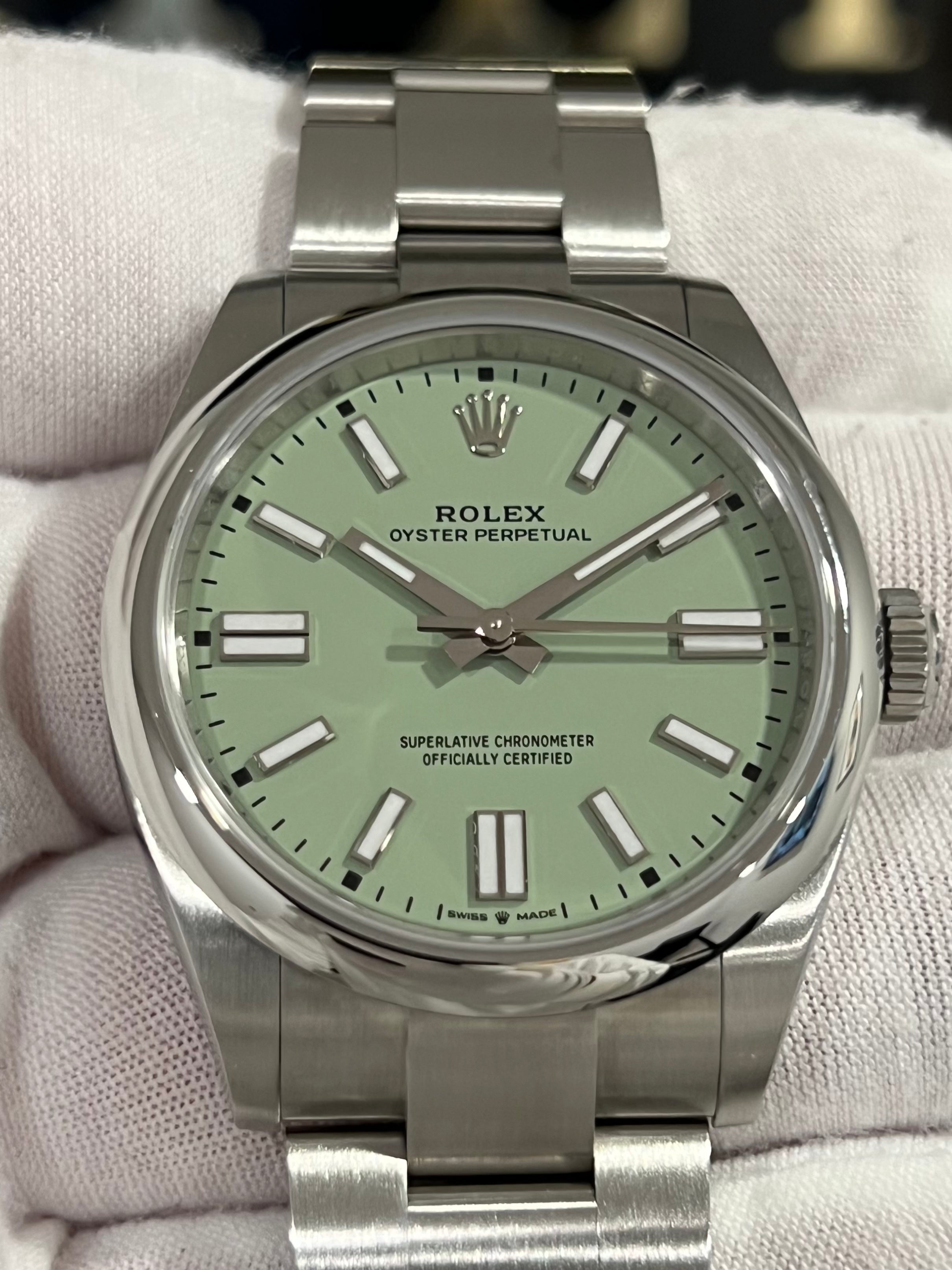 ROLEX OYSTER PERPETUAL 41MM PISTACHIO 134300