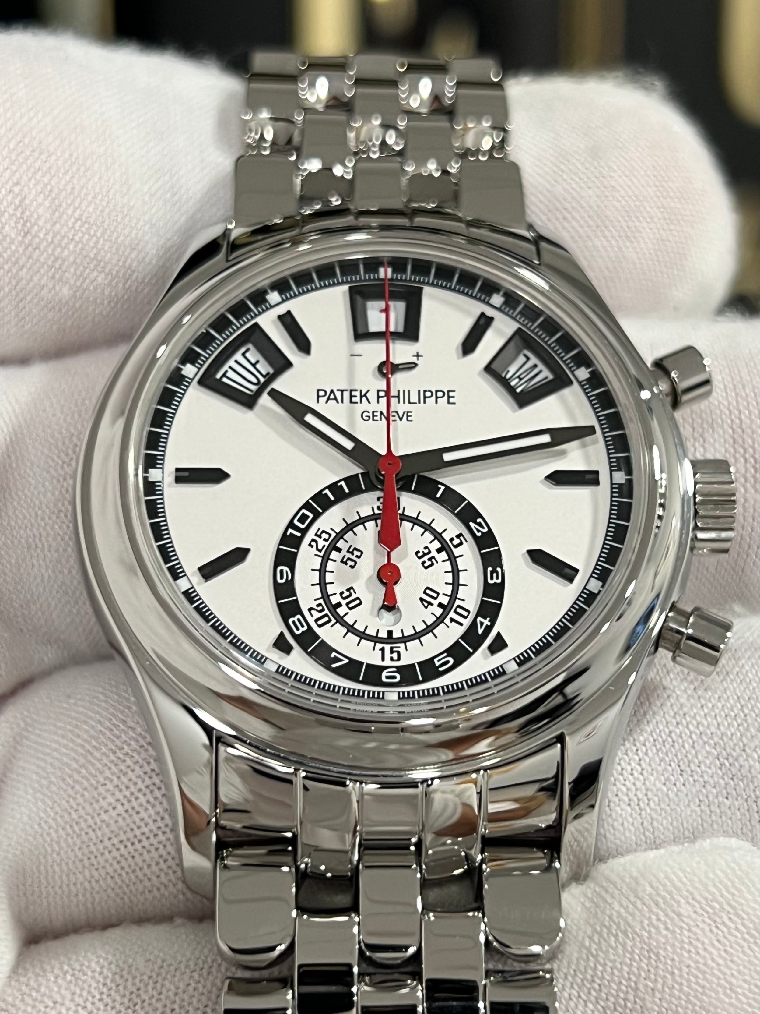 PATEK PHILIPPE FLYBACK CHRONOGRAPH ANNUAL CALENDAR WHITE DIAL 5960/1A