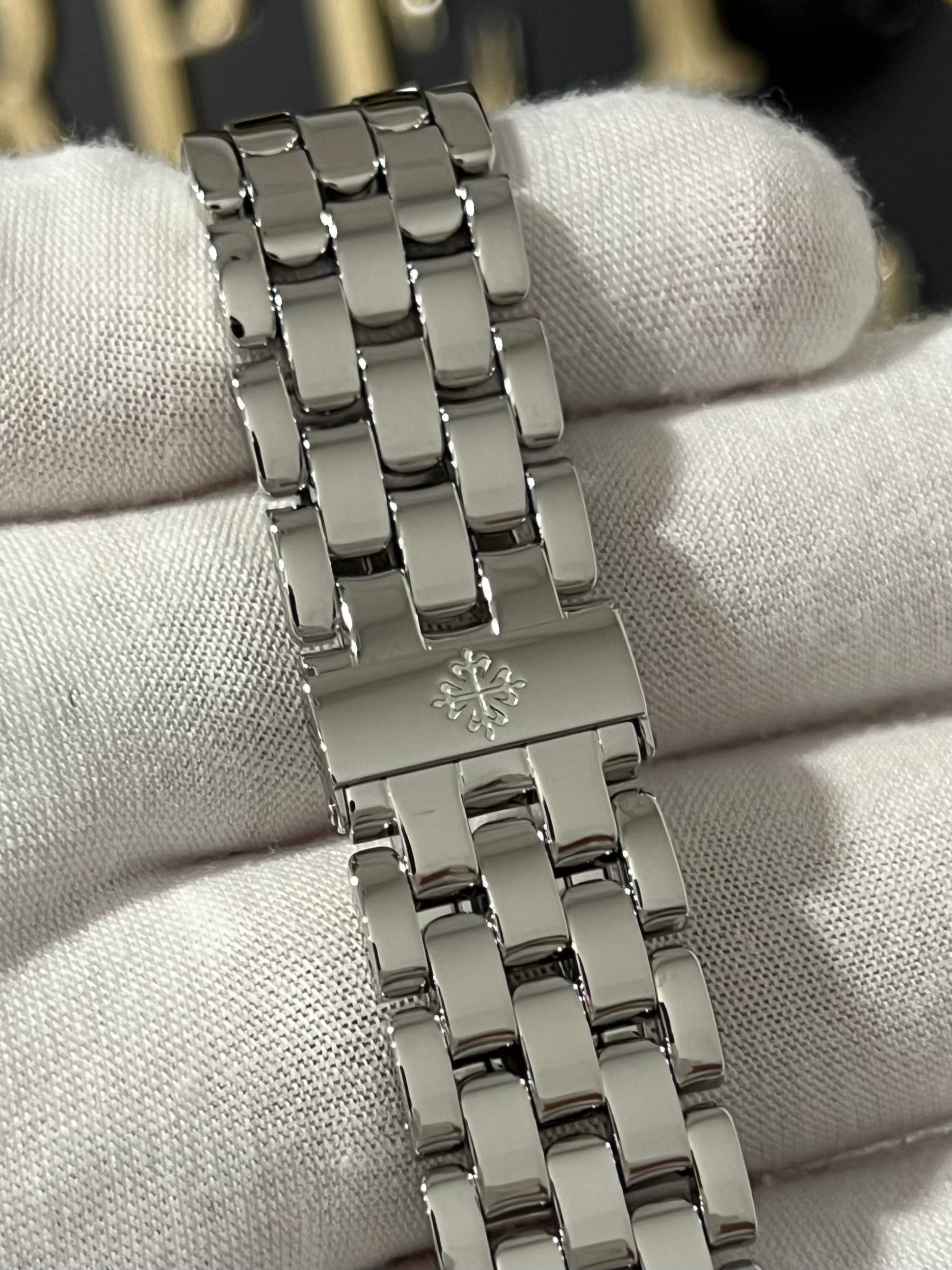 PATEK PHILIPPE FLYBACK CHRONOGRAPH ANNUAL CALENDAR WHITE DIAL 5960/1A