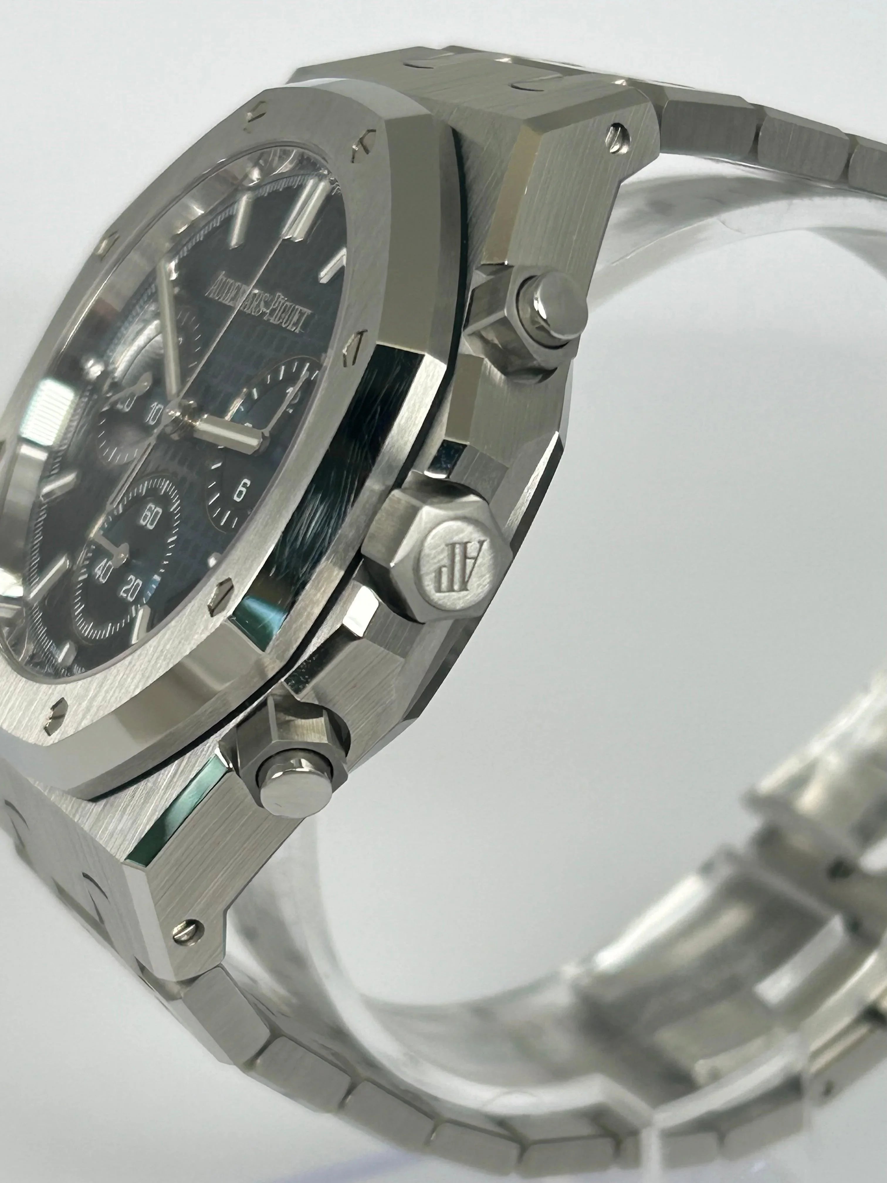 AUDEMARS PIGUET 50TH ANNIVERSARY ROYAL OAK CHRONO BLUE 26240ST