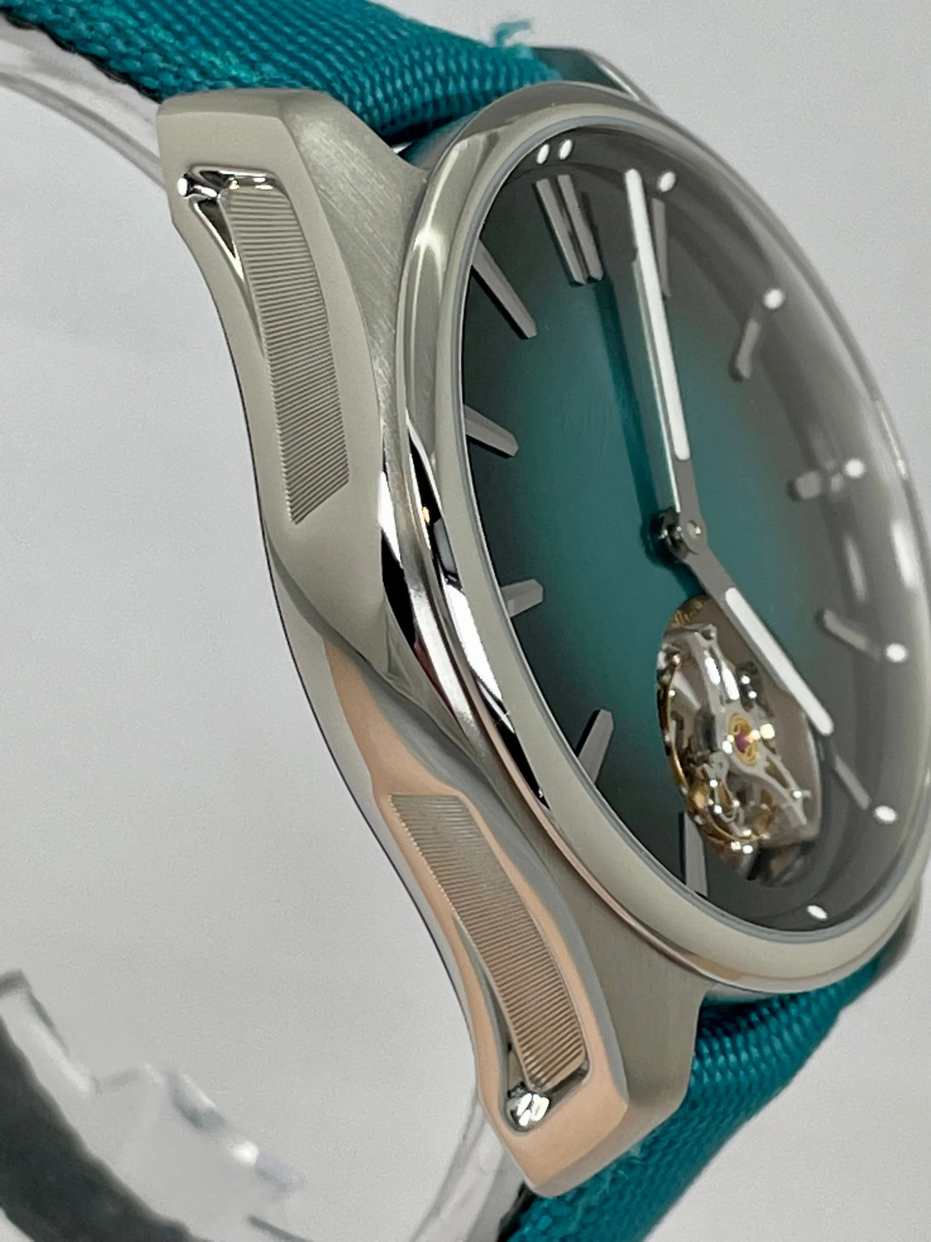 H.MOSER & CIE. PIONEER TOURBILLON MEGA COOL 3804-1205 50 MADE