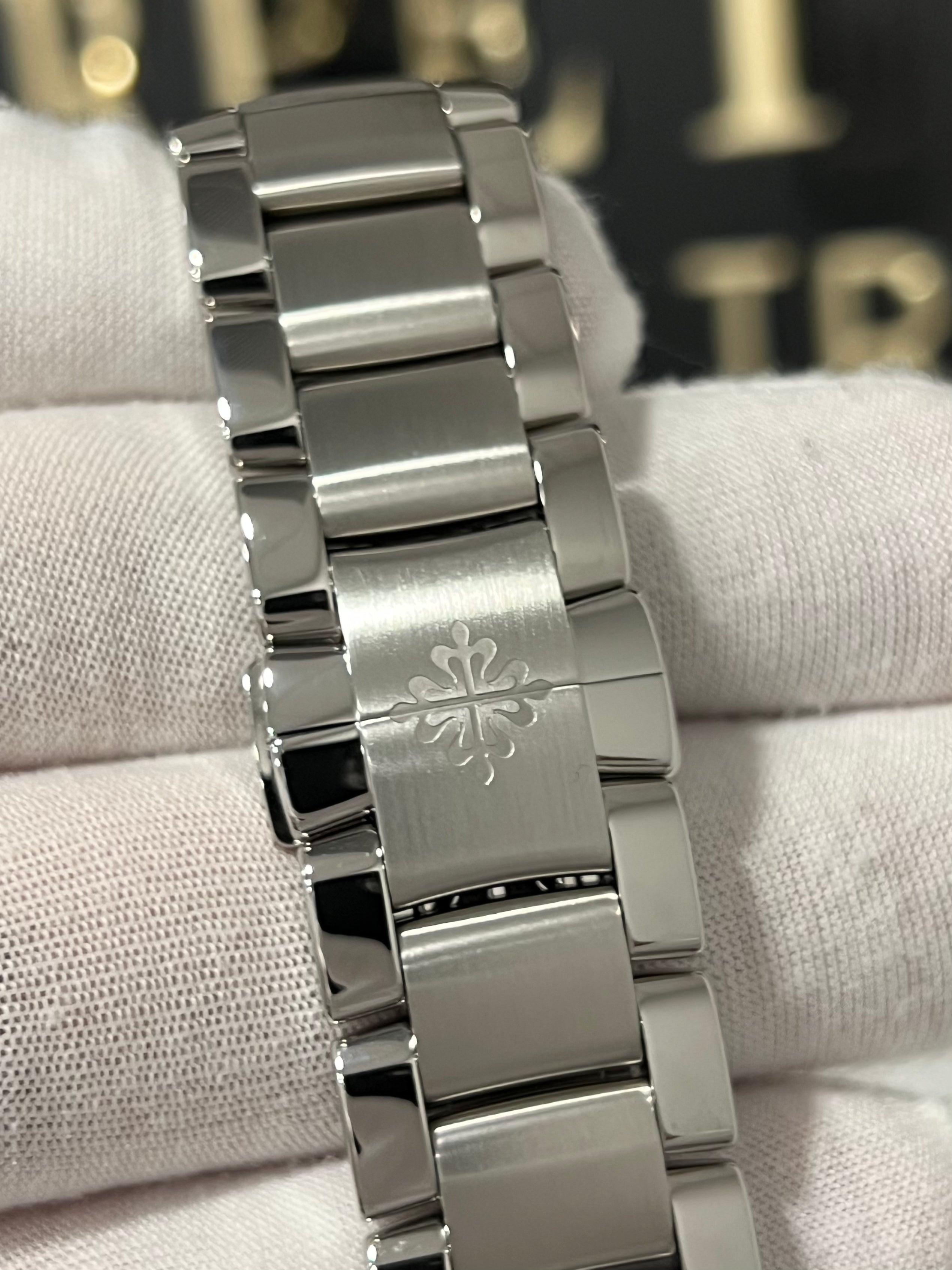 PATEK PHILIPPE FLYBACK CHRONOGRAPH ANNUAL CALENDAR OLIVE 5905/1A-001