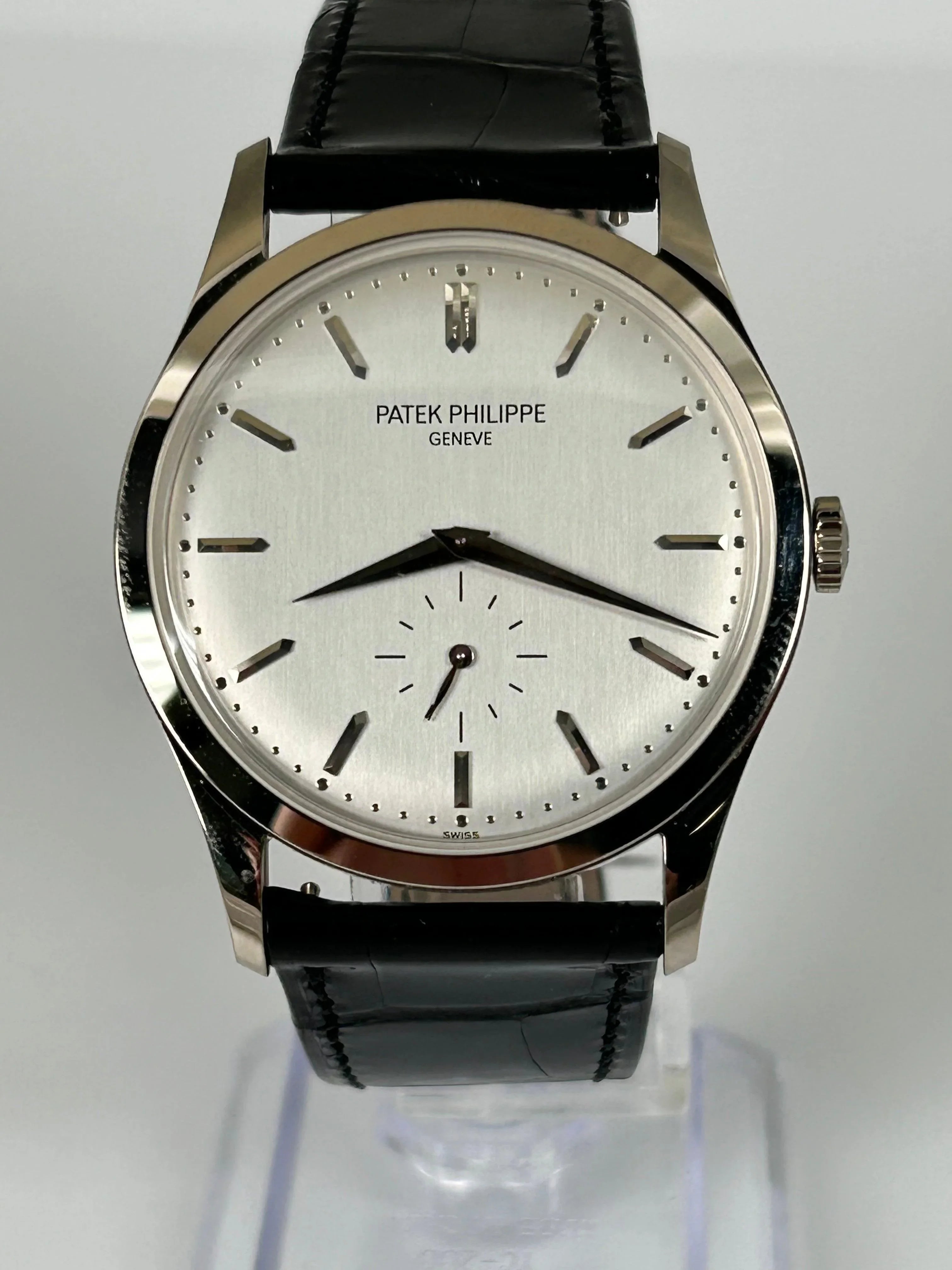 Patek Philippe Calatrava Silver Dial 18 kt White Gold 5196G