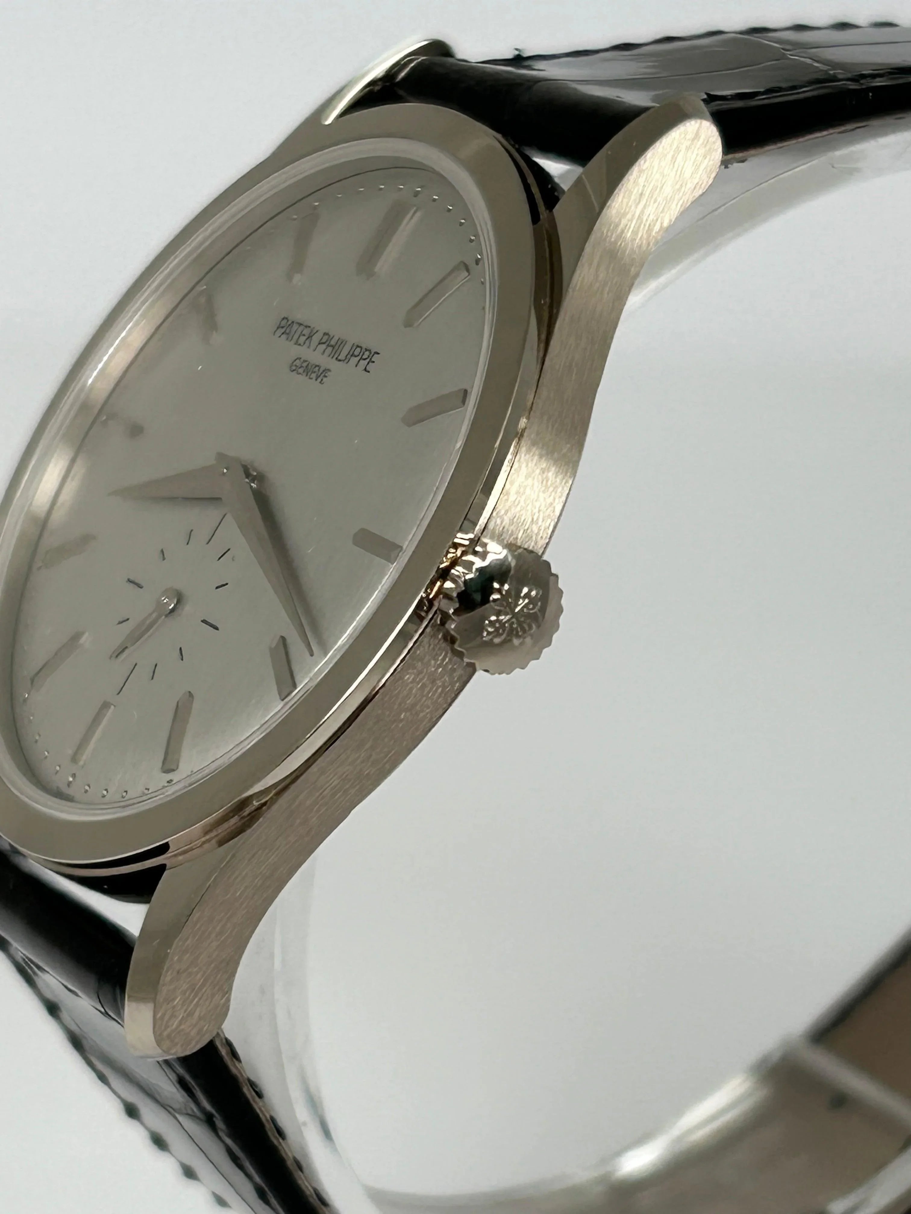 Patek Philippe Calatrava Silver Dial 18 kt White Gold 5196G