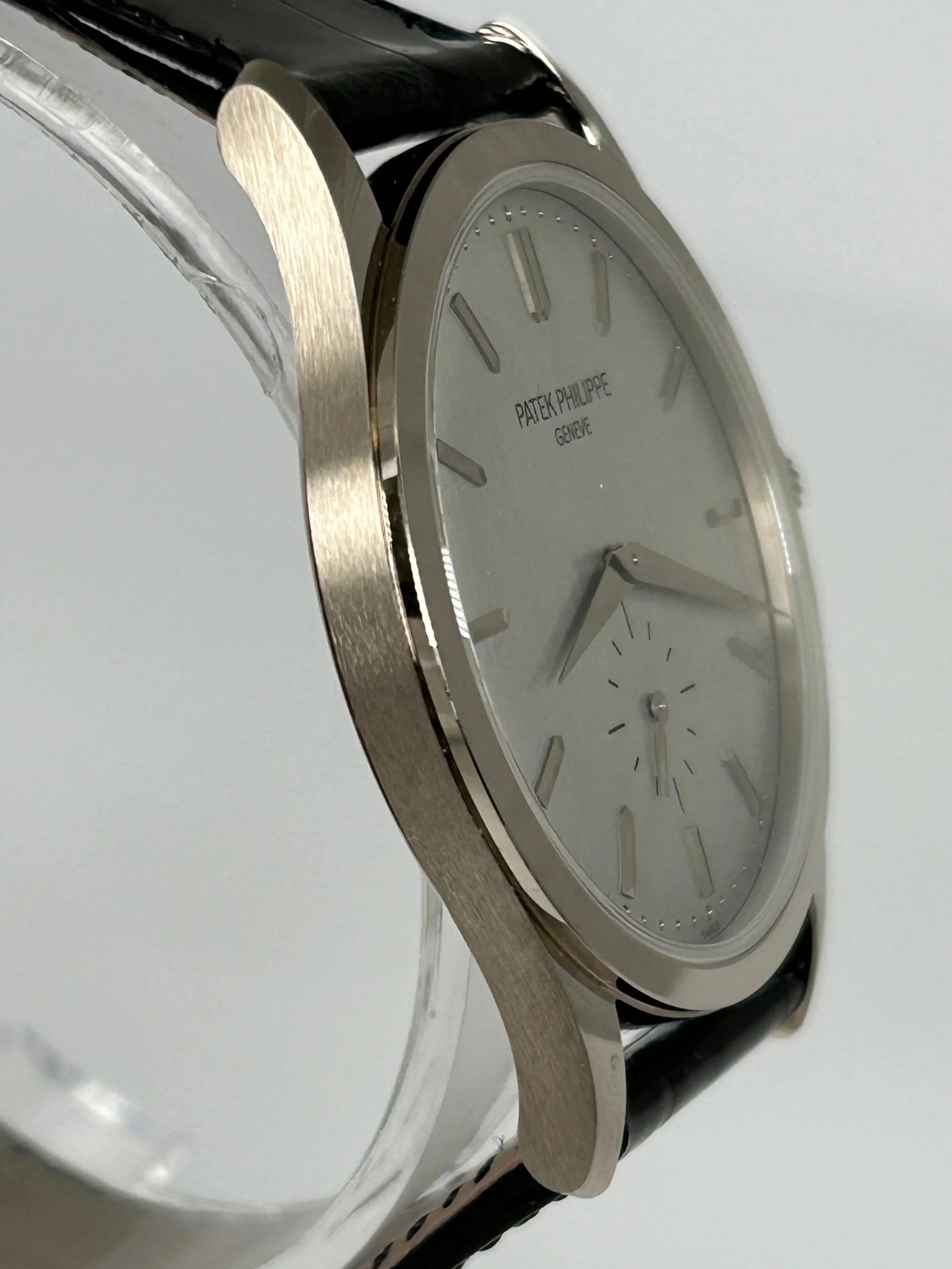 Patek Philippe Calatrava Silver Dial 18 kt White Gold 5196G