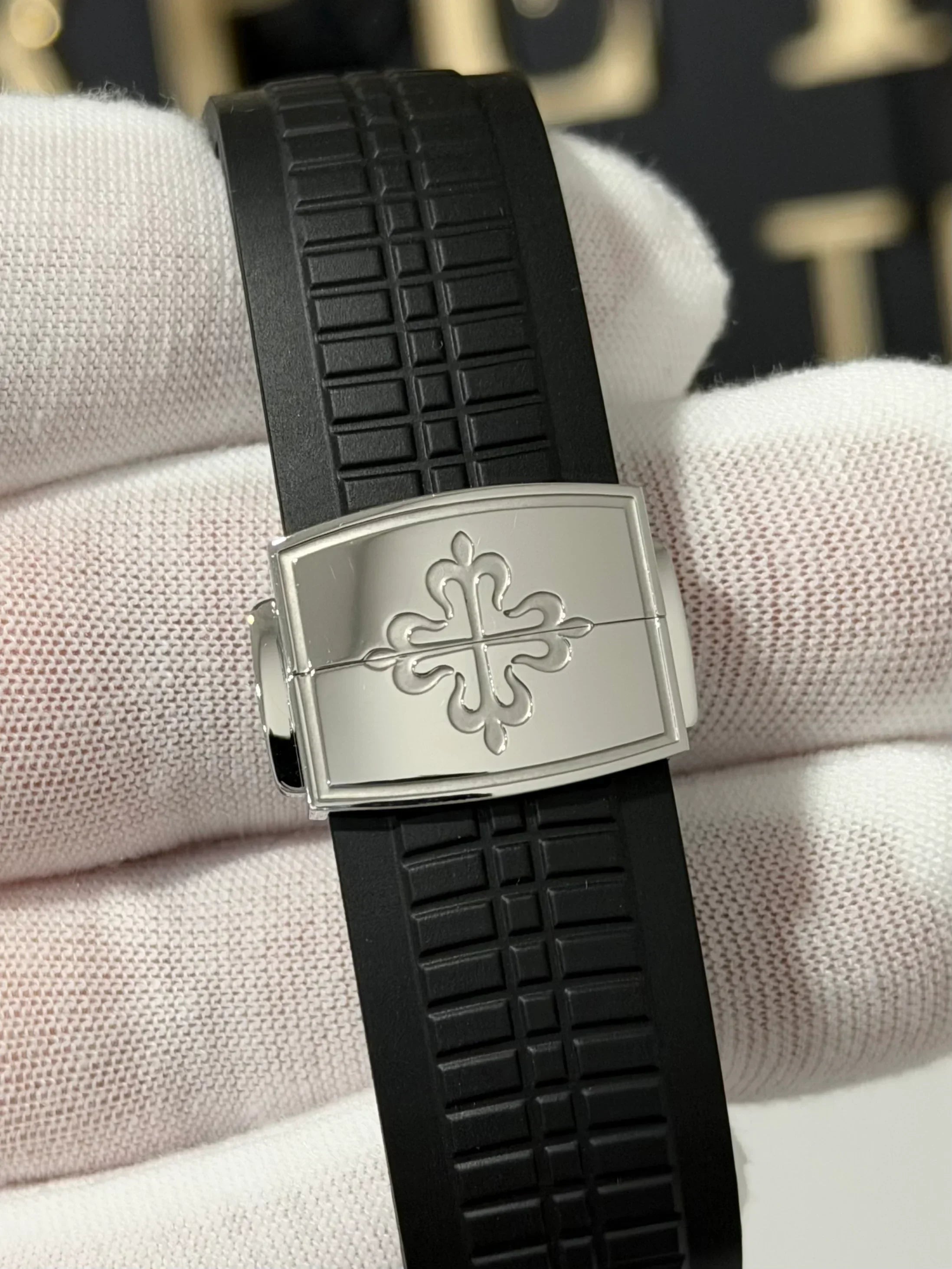 PATEK PHILIPPE AQUANAUT BLACK DIAL 5167A