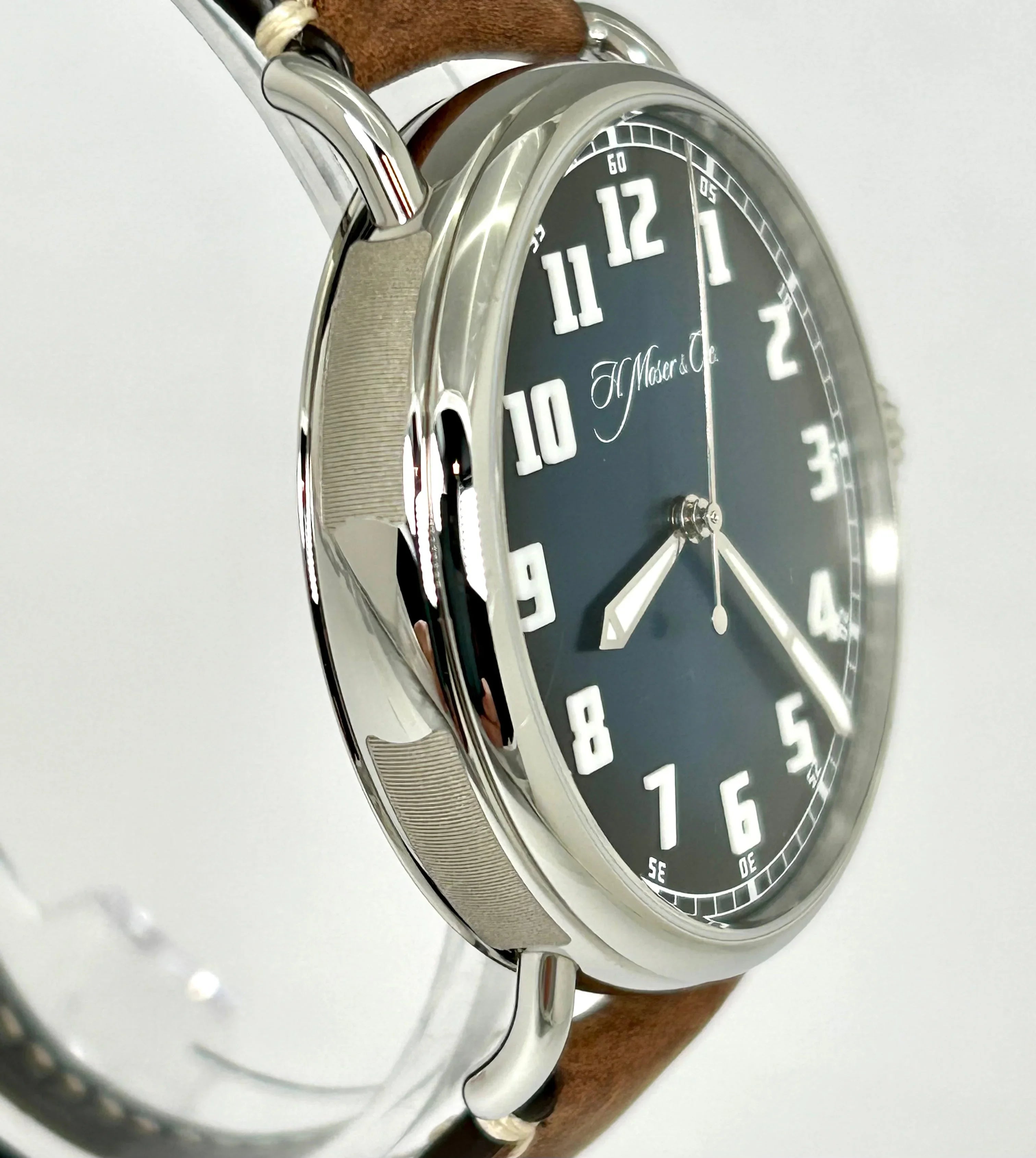 BNIB 2022 H. Moser & Cie Heritage 8200-1201