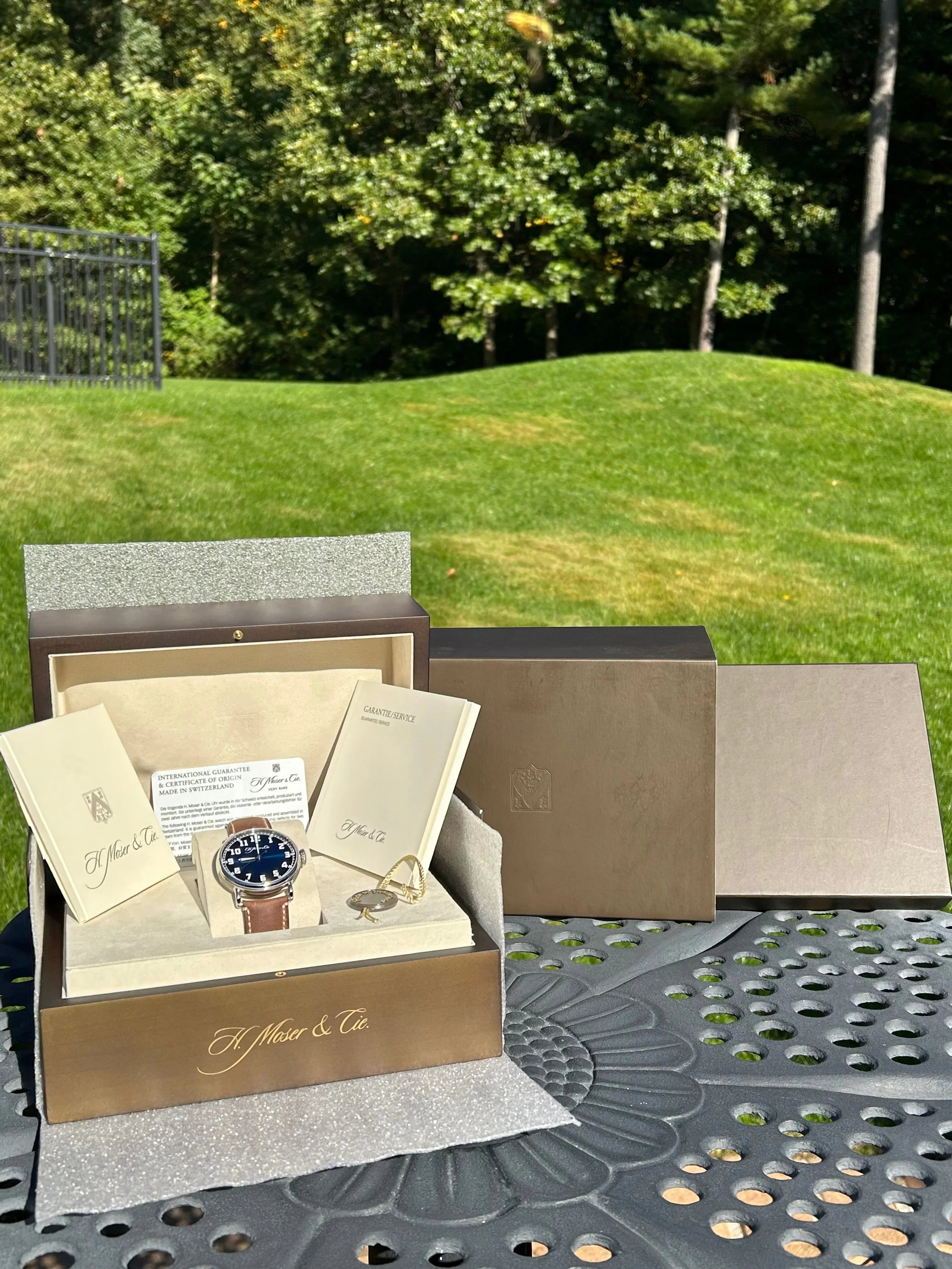 BNIB 2022 H. Moser & Cie Heritage 8200-1201