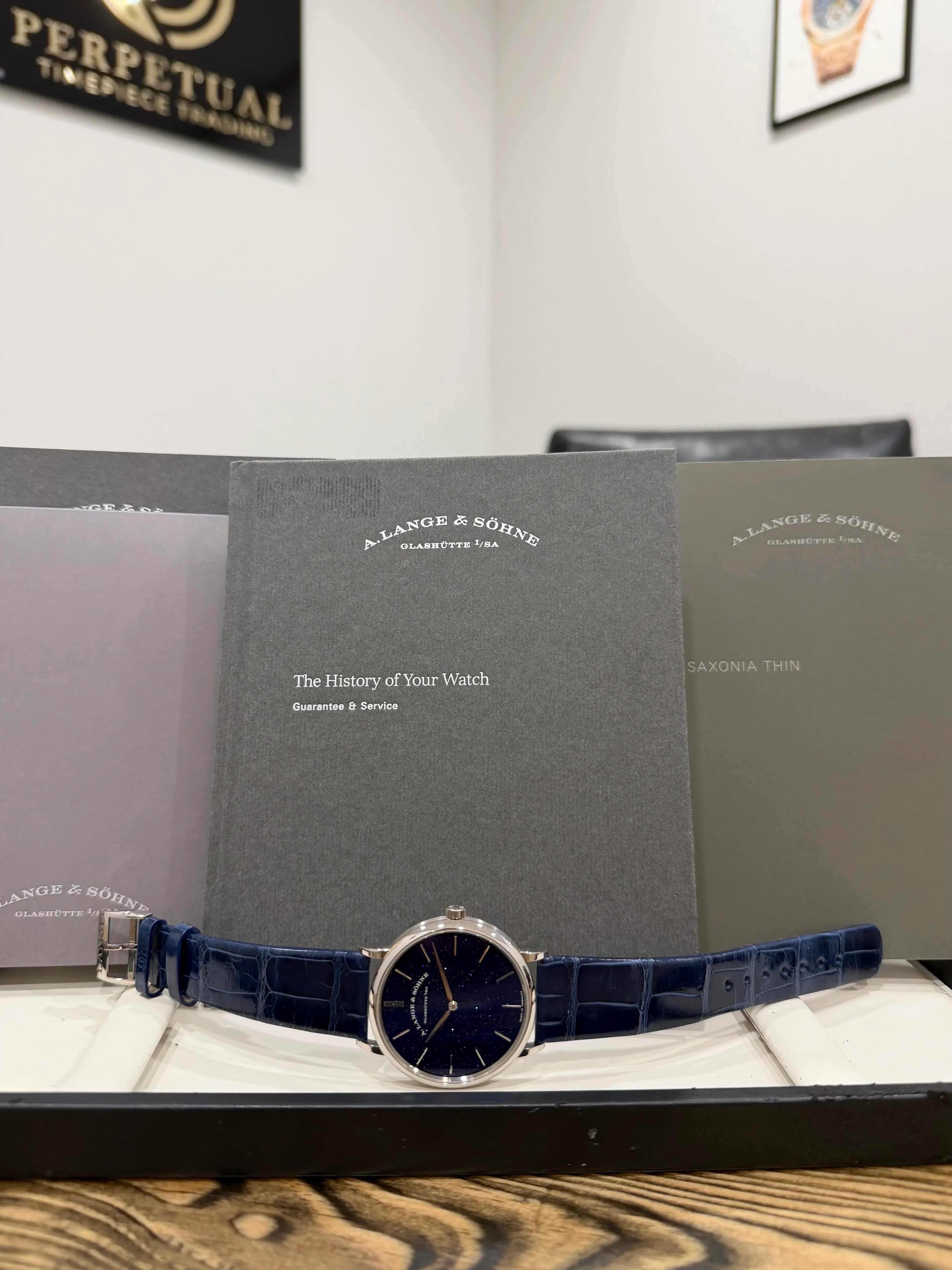 A.LANGE & SOHNE SAXONIA THIN DARK BLUE GOLD FLUX 205.086