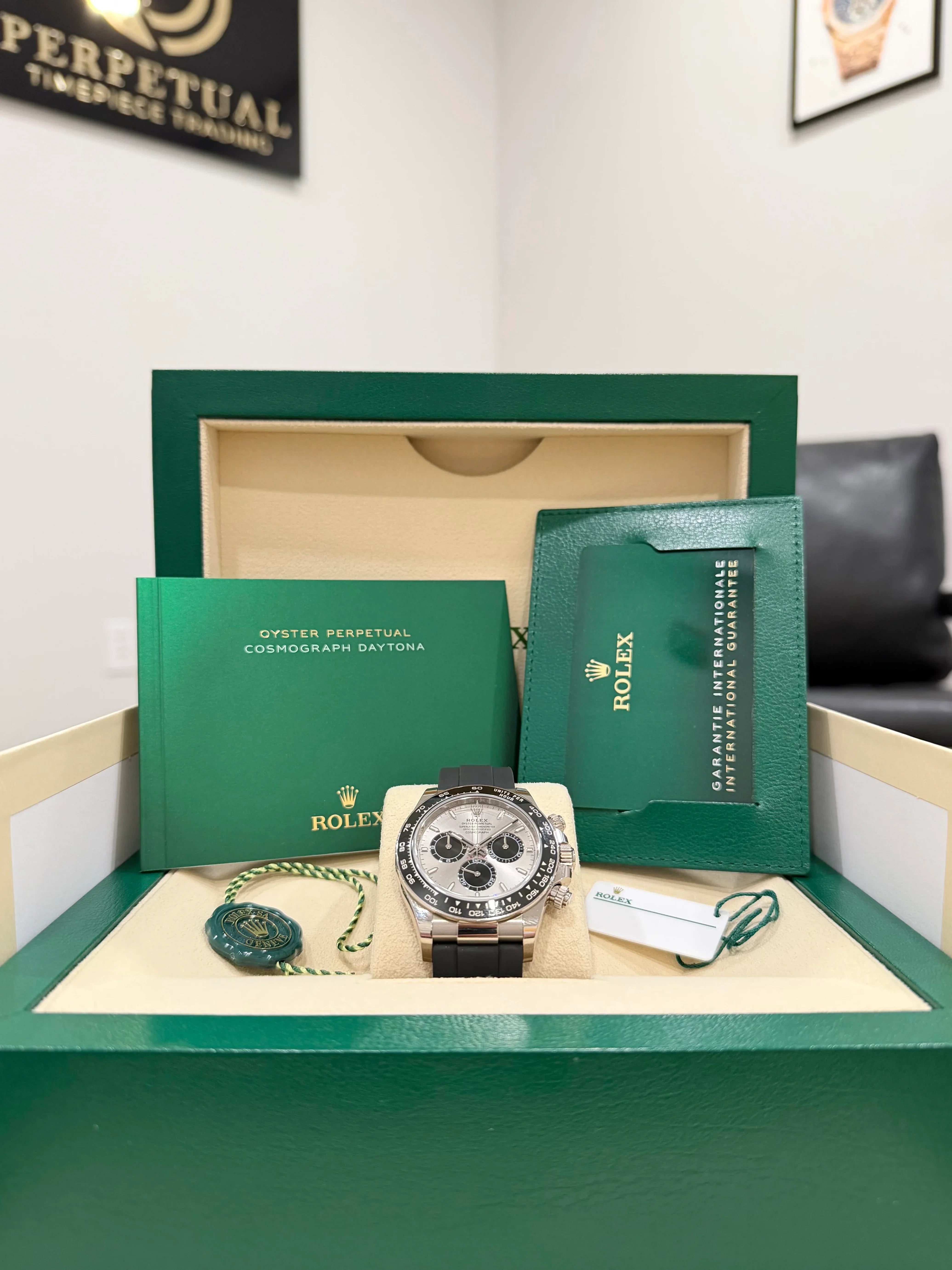 ROLEX DAYTONA GHOST WHITE GOLD OYSTER FLEX 126519LN