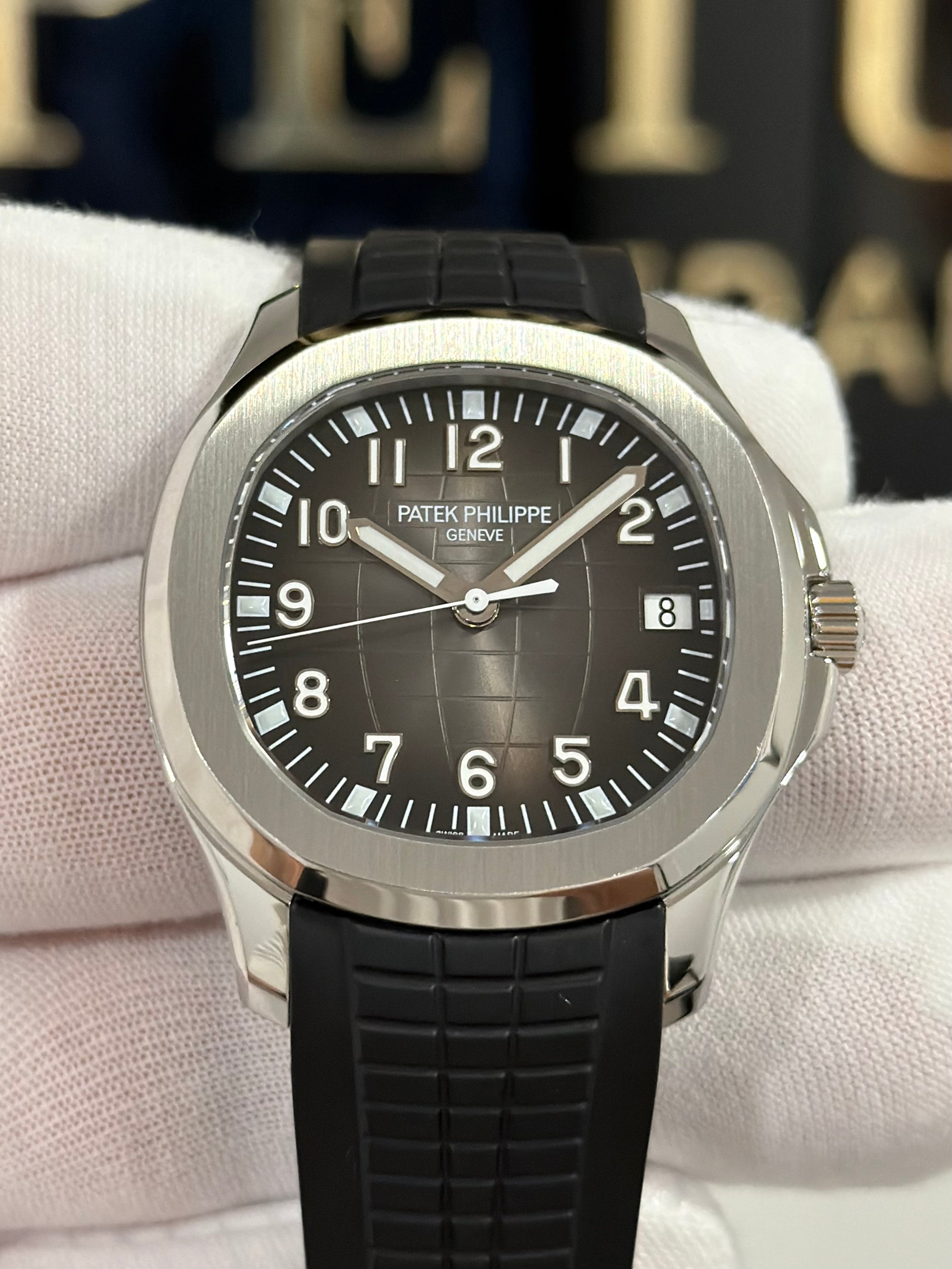 PATEK PHILIPPE AQUANAUT BLACK DIAL 5167/1A-001