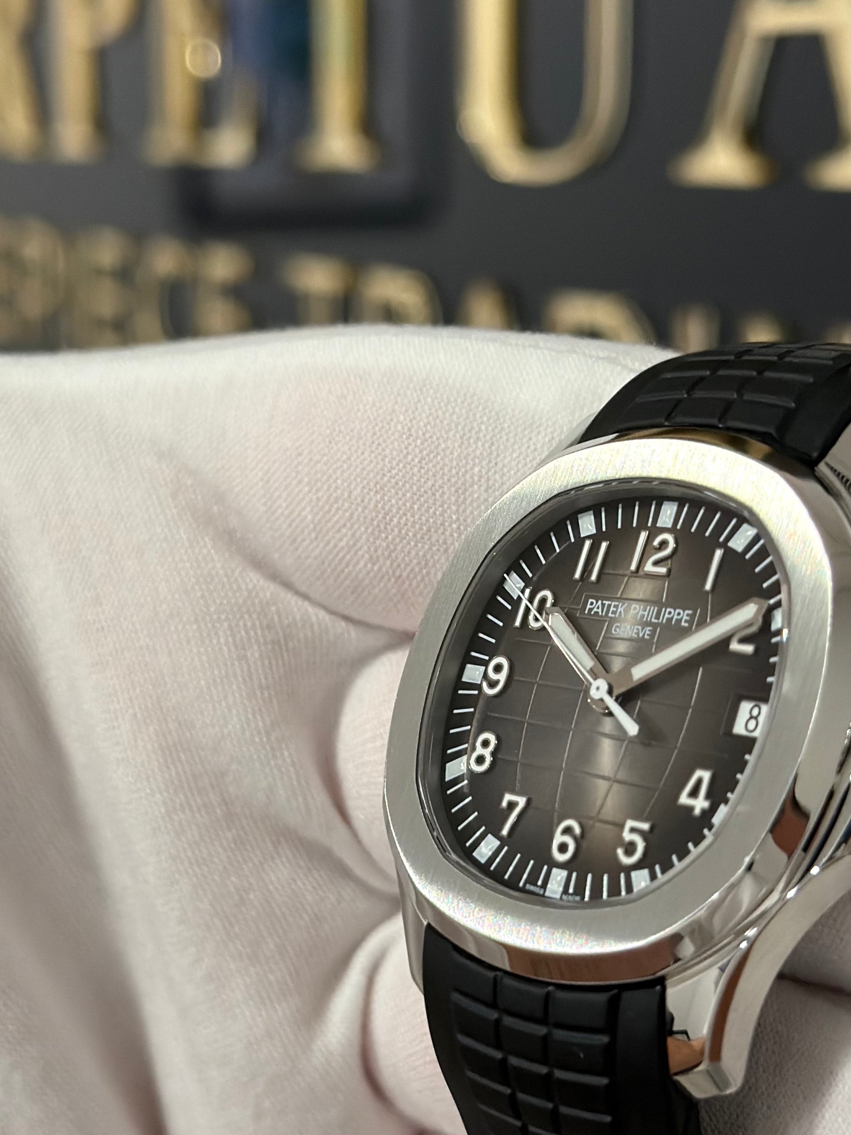 PATEK PHILIPPE AQUANAUT BLACK DIAL 5167/1A-001