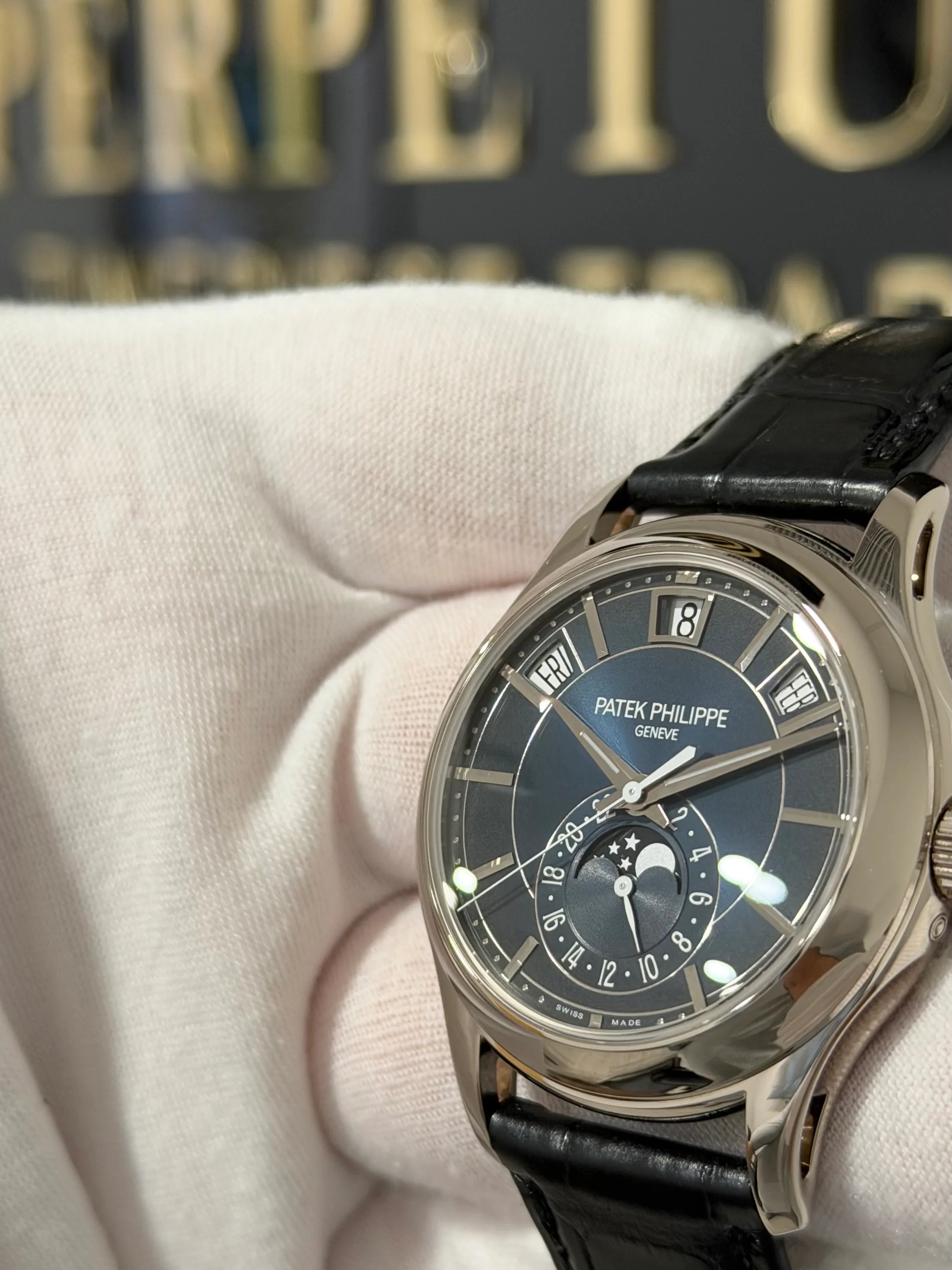 PATEK PHILIPPE ANNUAL CALENDAR BLUE DIAL 5205G