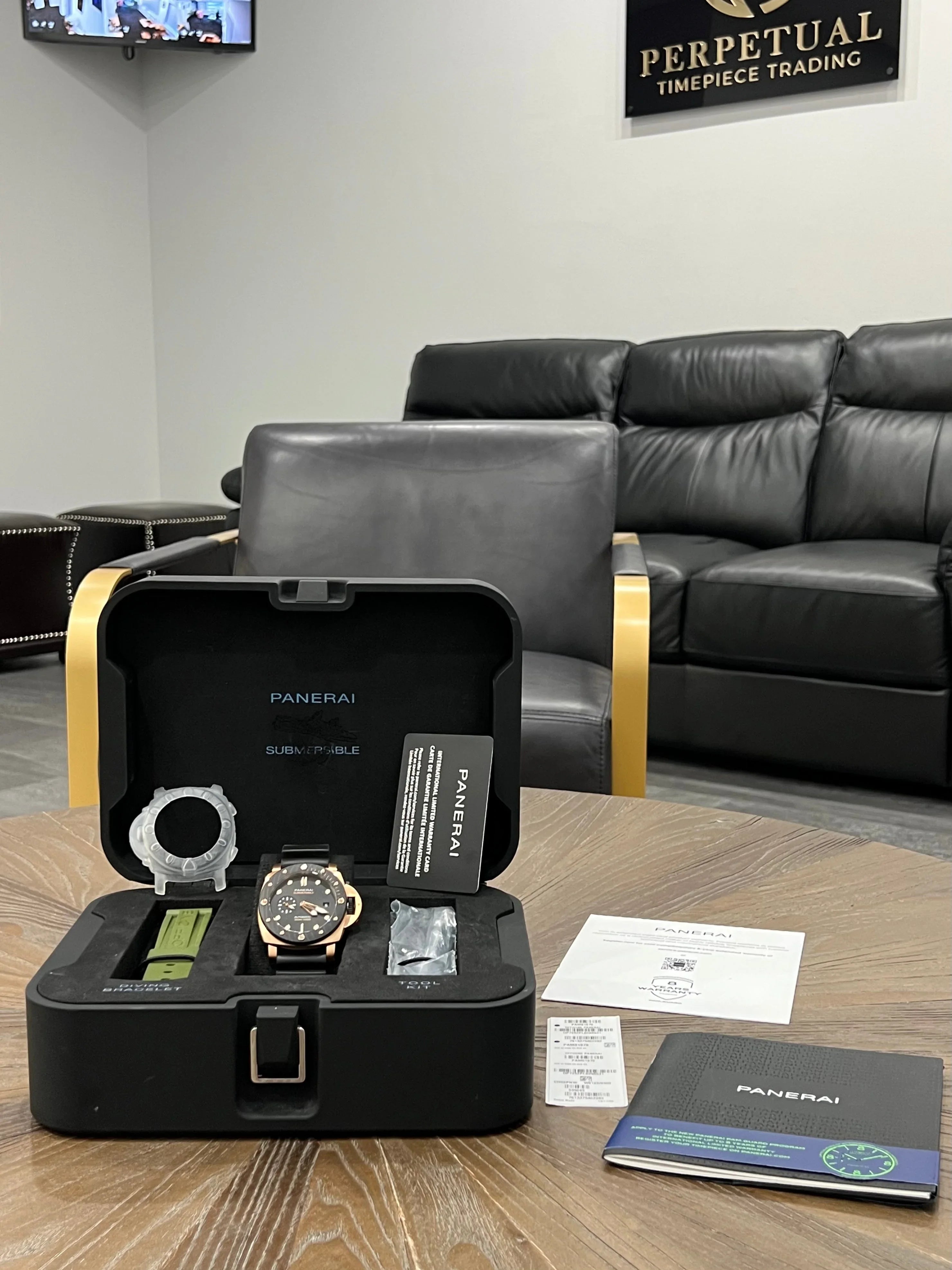 PANERAI SUBMERSIBLE GOLDTECH OROCARBO PAM01070