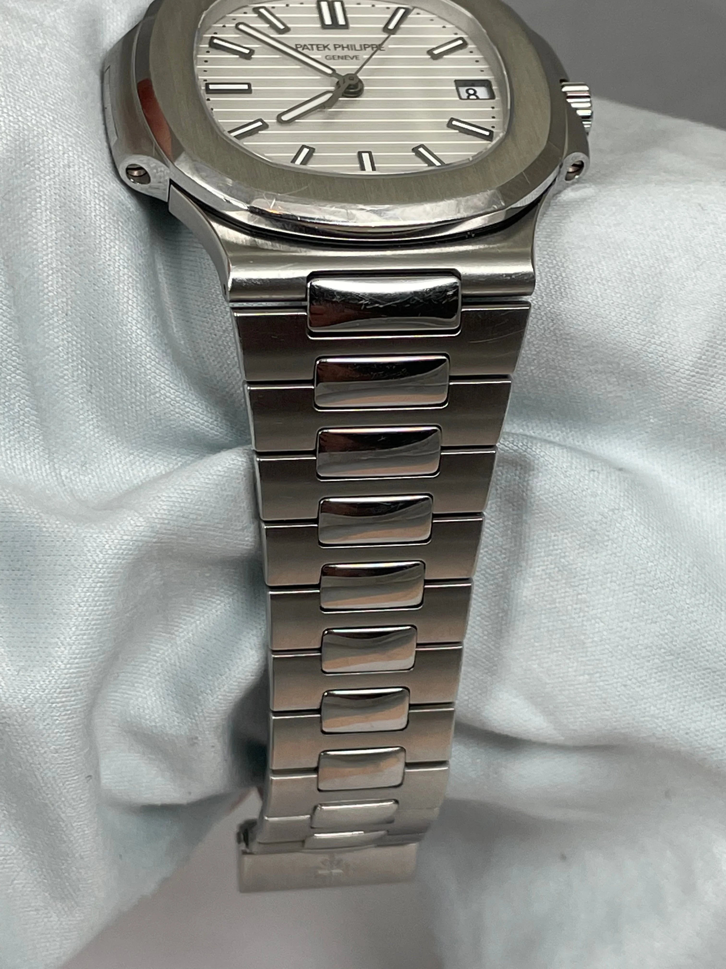 Patek Philippe White Dial 5711 5711/1A-011