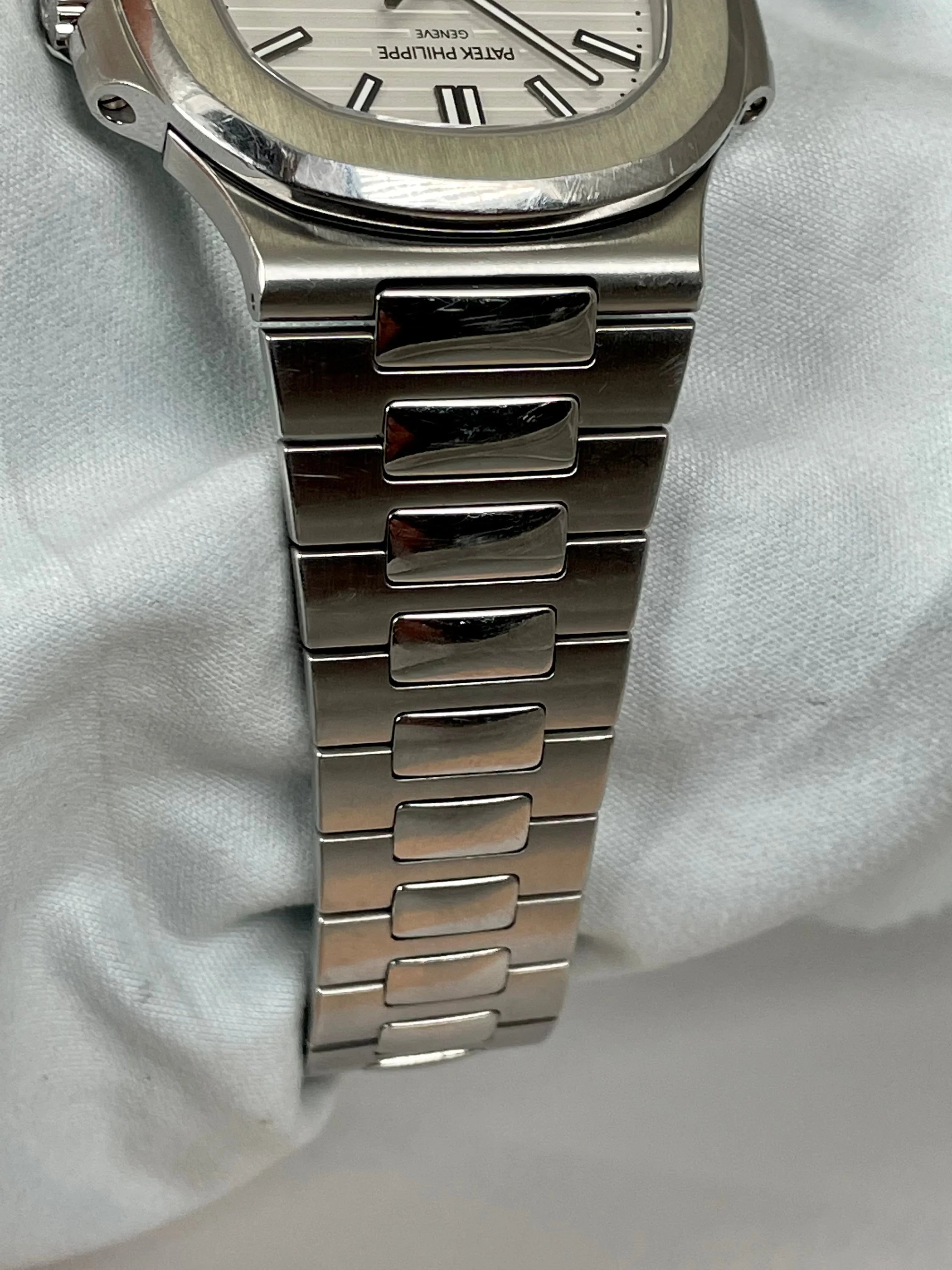 Patek Philippe White Dial 5711 5711/1A-011