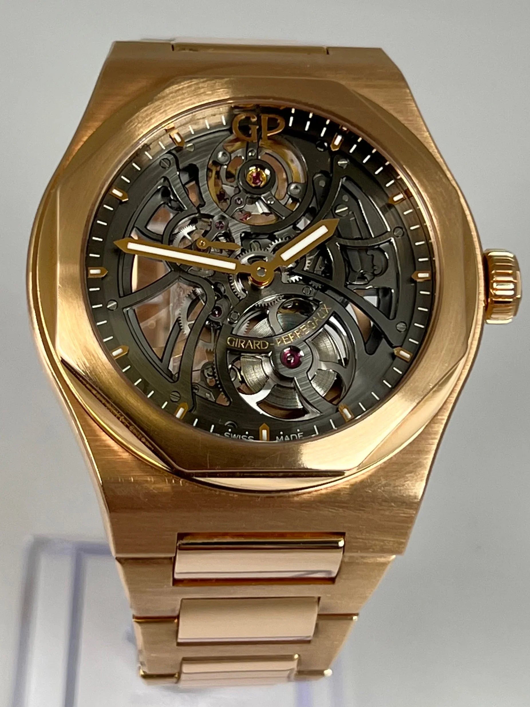 GIRARD PERREGAUX LAUREATO SKELETON 42MM ROSE GOLD 81015-52-002-52A