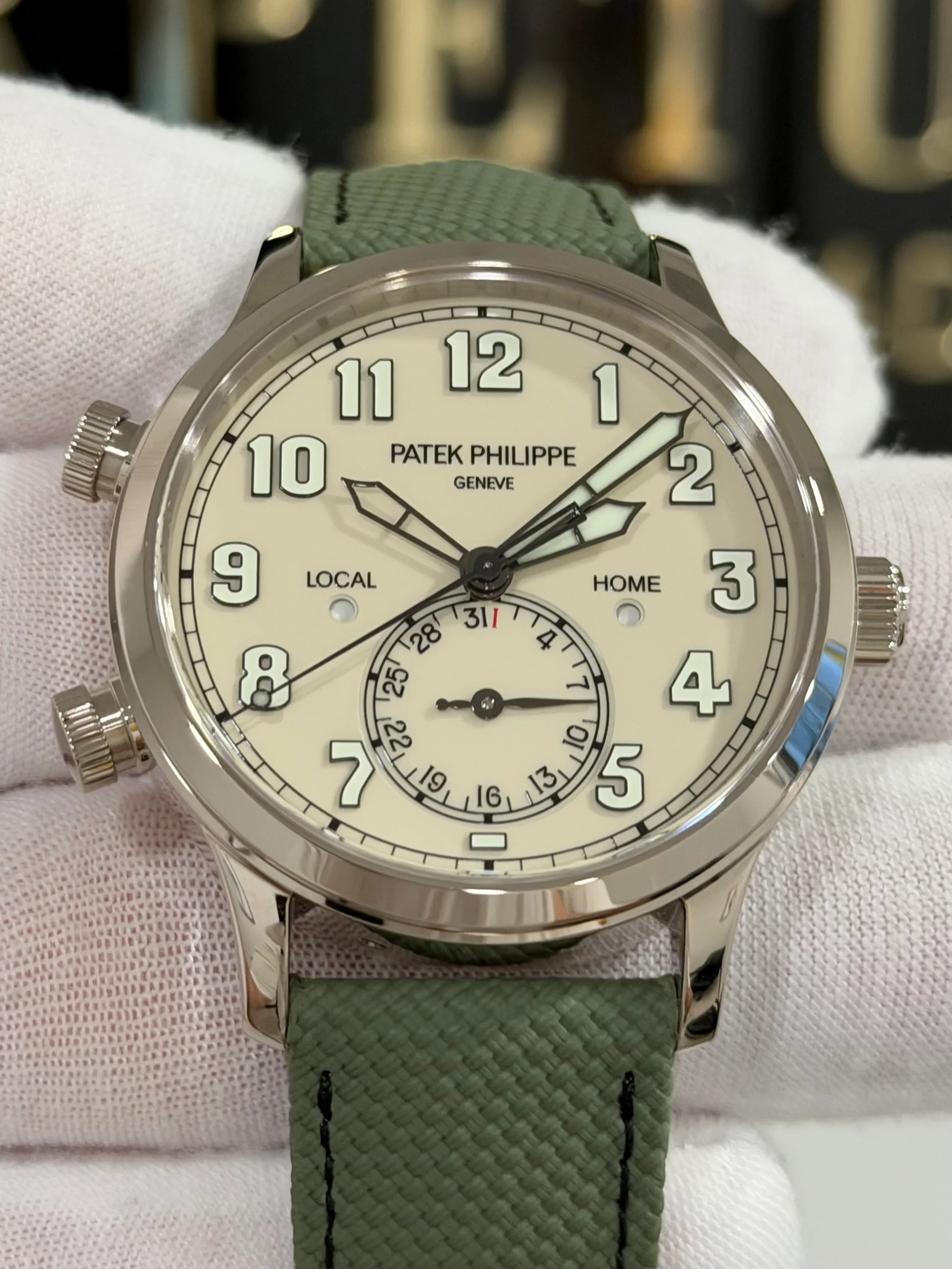 PATEK PHILIPPE CALATRAVA PILOT TRAVEL TIME IVORY 5524G