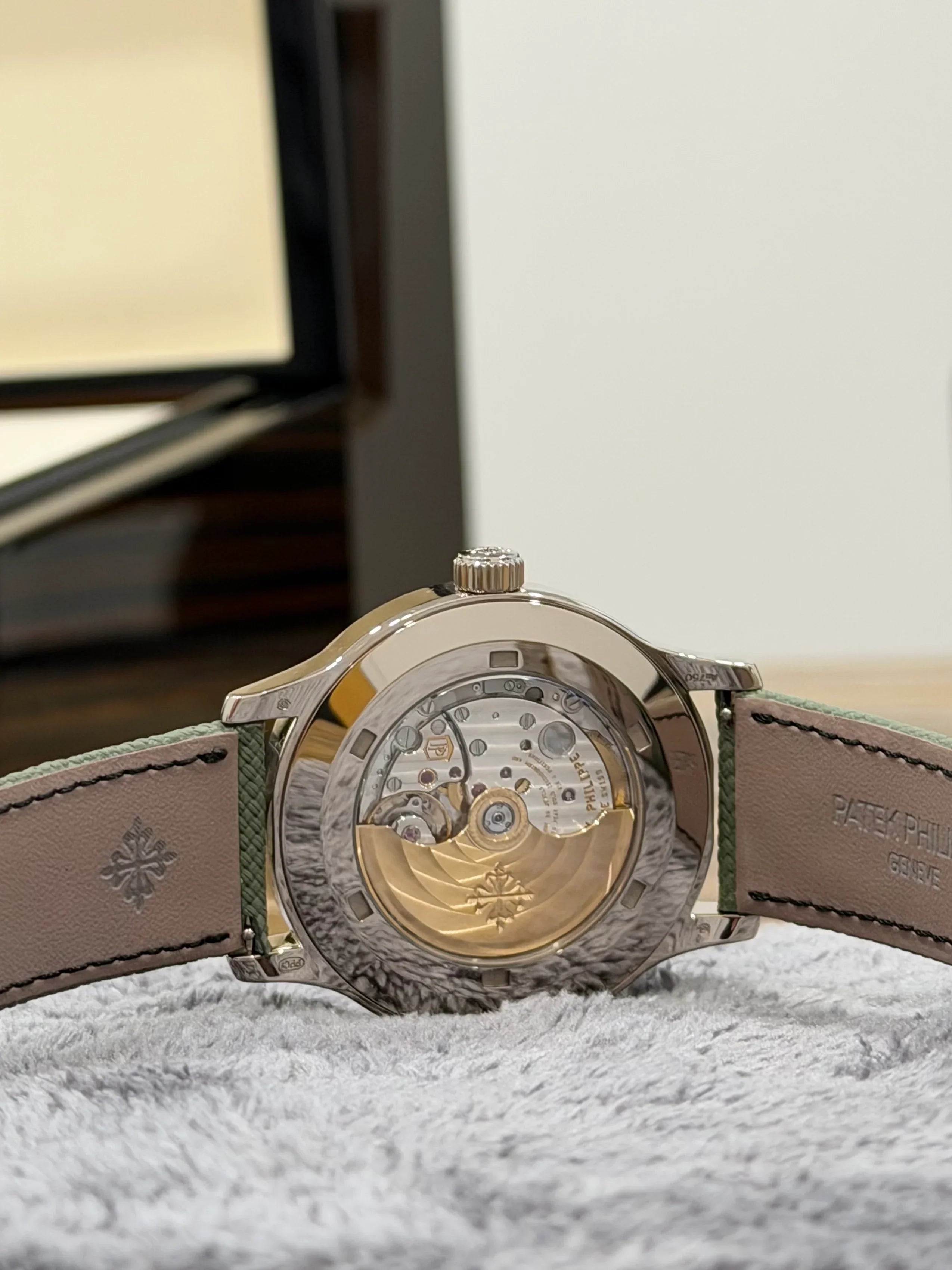 PATEK PHILIPPE CALATRAVA PILOT TRAVEL TIME IVORY 5524G