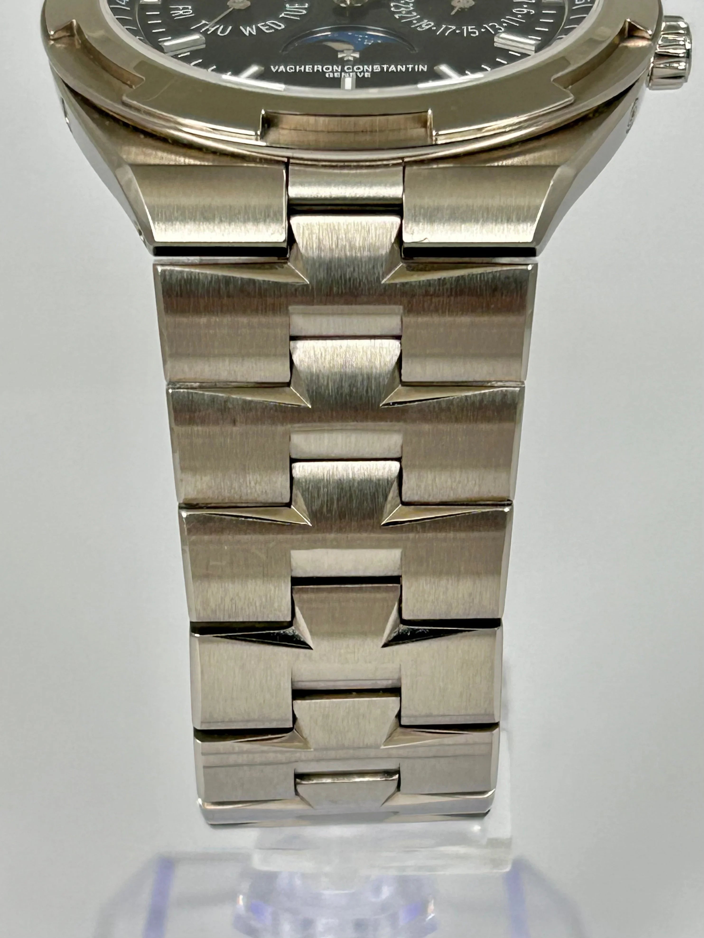 VACHERON CONSTANTIN PERPETUAL CALENDAR BLUE ULTRA-THIN 4300V/120G-B945