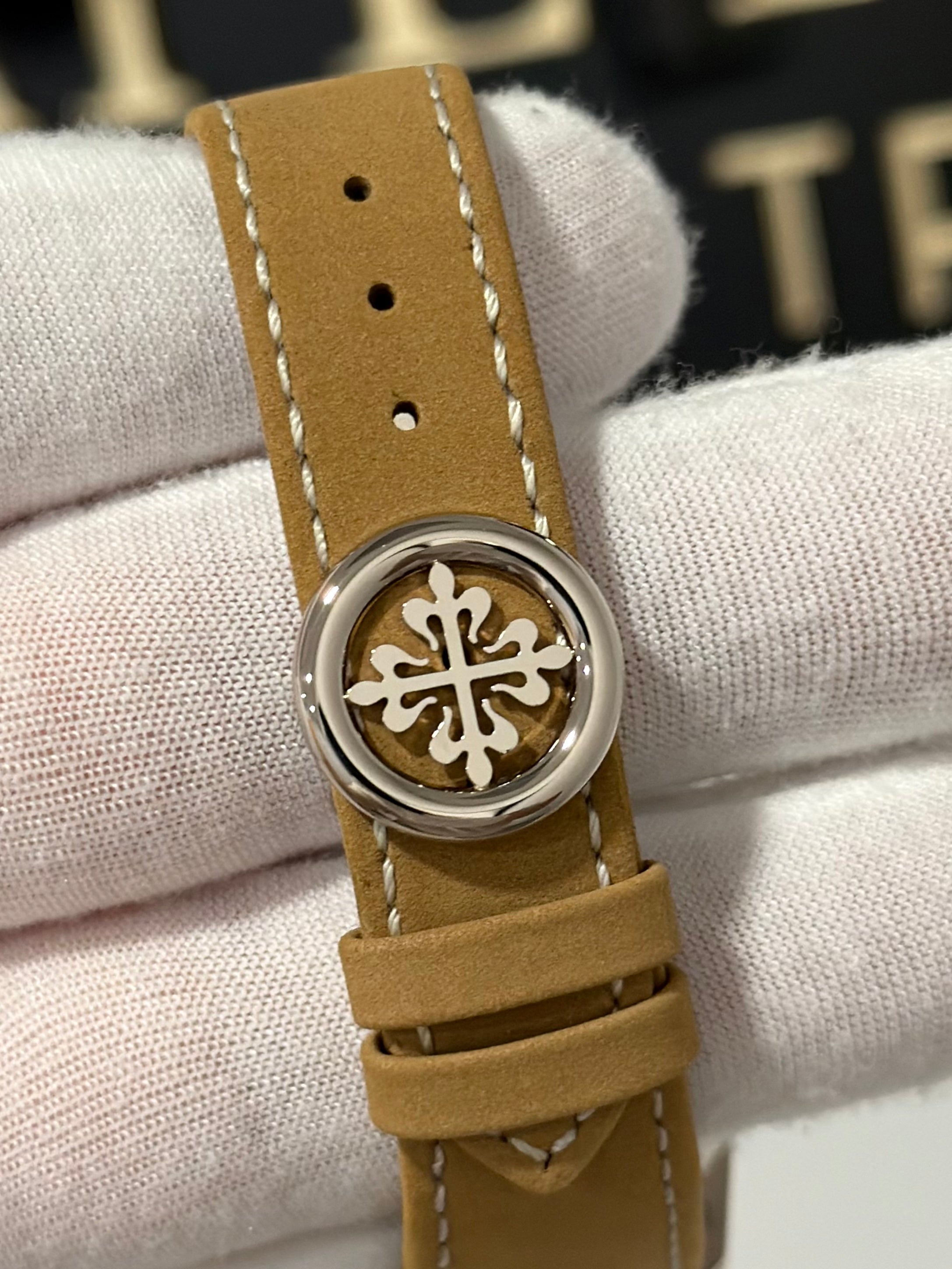 PATEK PHILIPPE CALATRAVA ANNUAL CALENDAR TRAVEL TIME 5326G