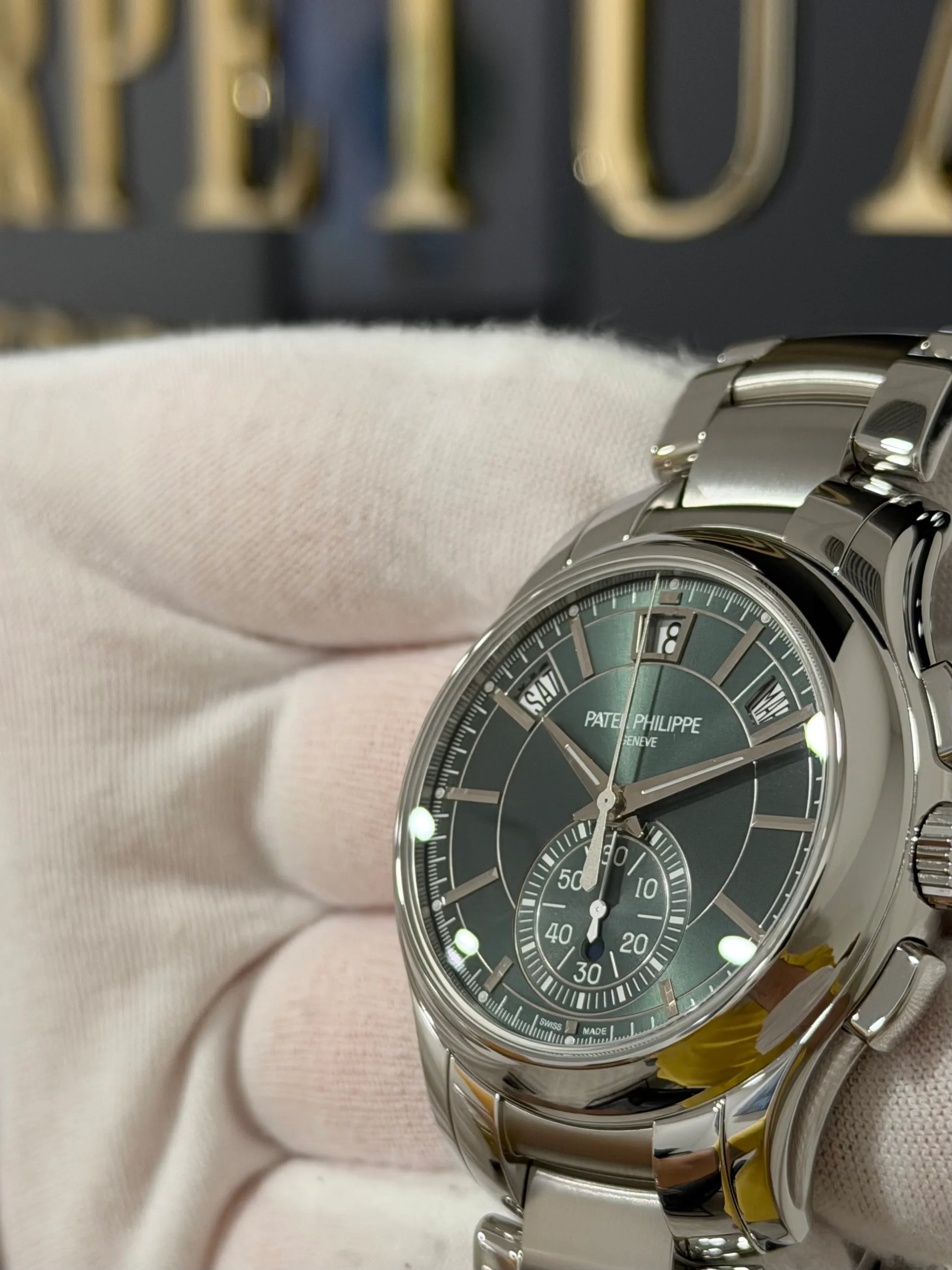 PATEK PHILIPPE FLYBACK CHRONOGRAPH ANNUAL CALENDAR OLIVE 5905/1A-001