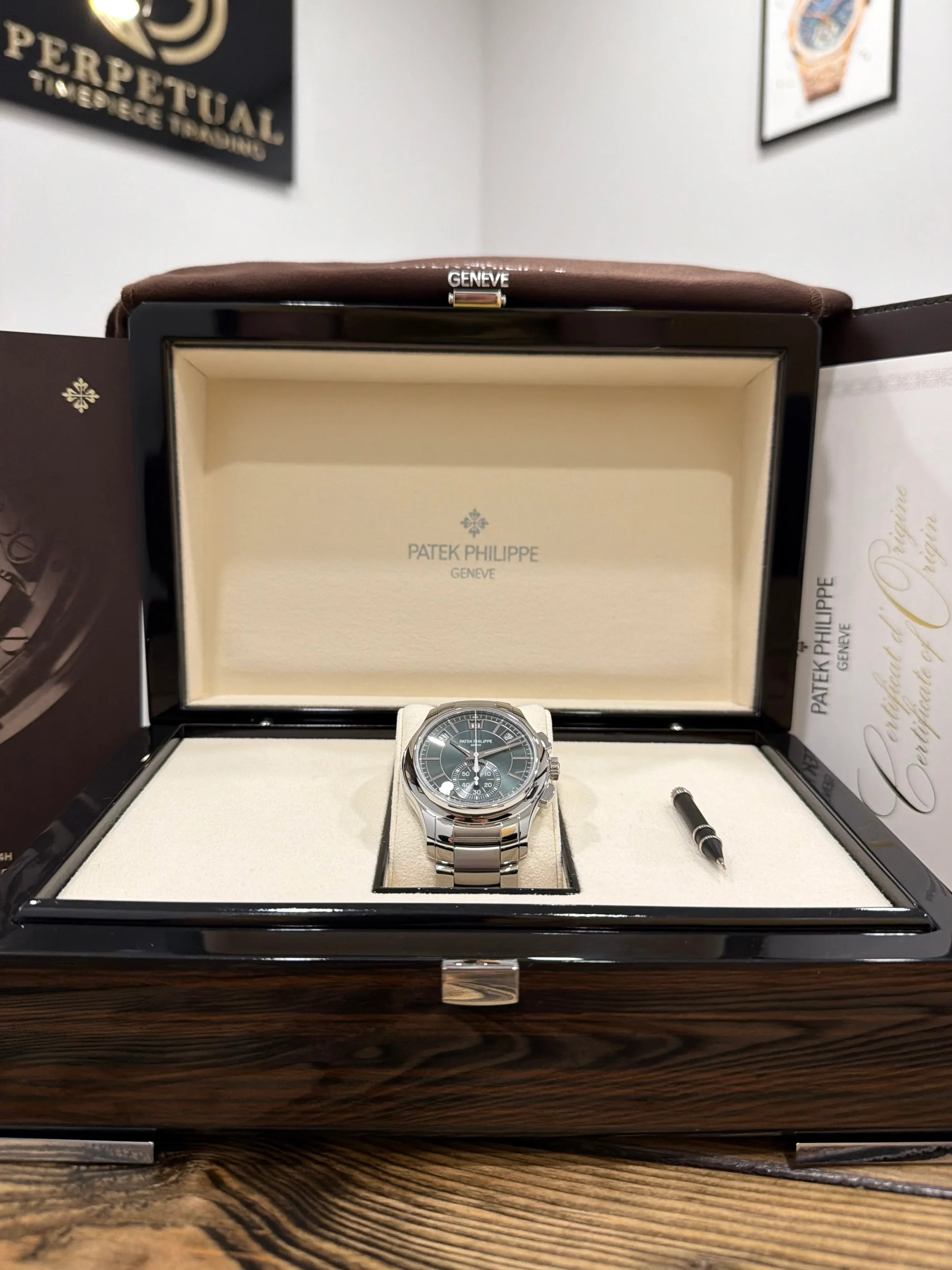 PATEK PHILIPPE FLYBACK CHRONOGRAPH ANNUAL CALENDAR OLIVE 5905/1A-001