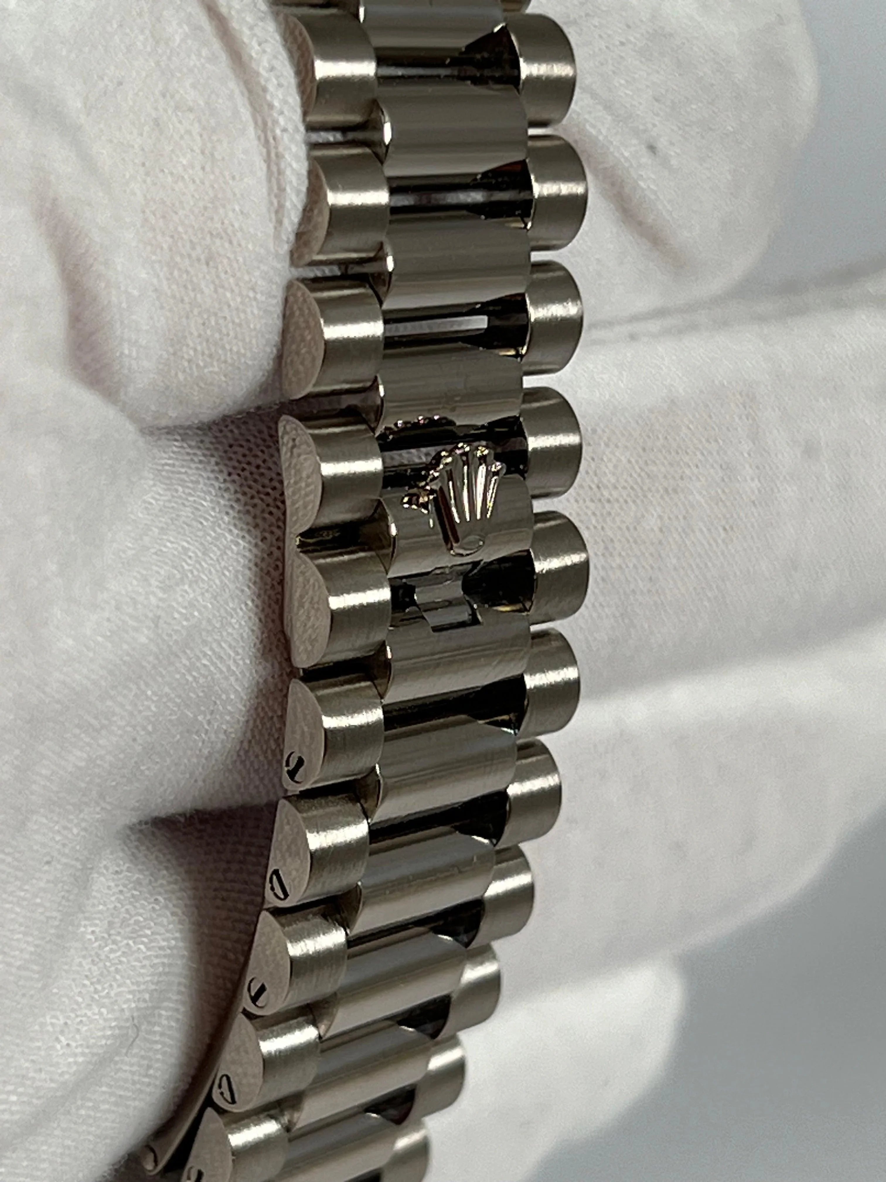 ROLEX DAY DATE PRESIDENT PAVE DIAL WITH RAINBOW BAGUETTES 128239