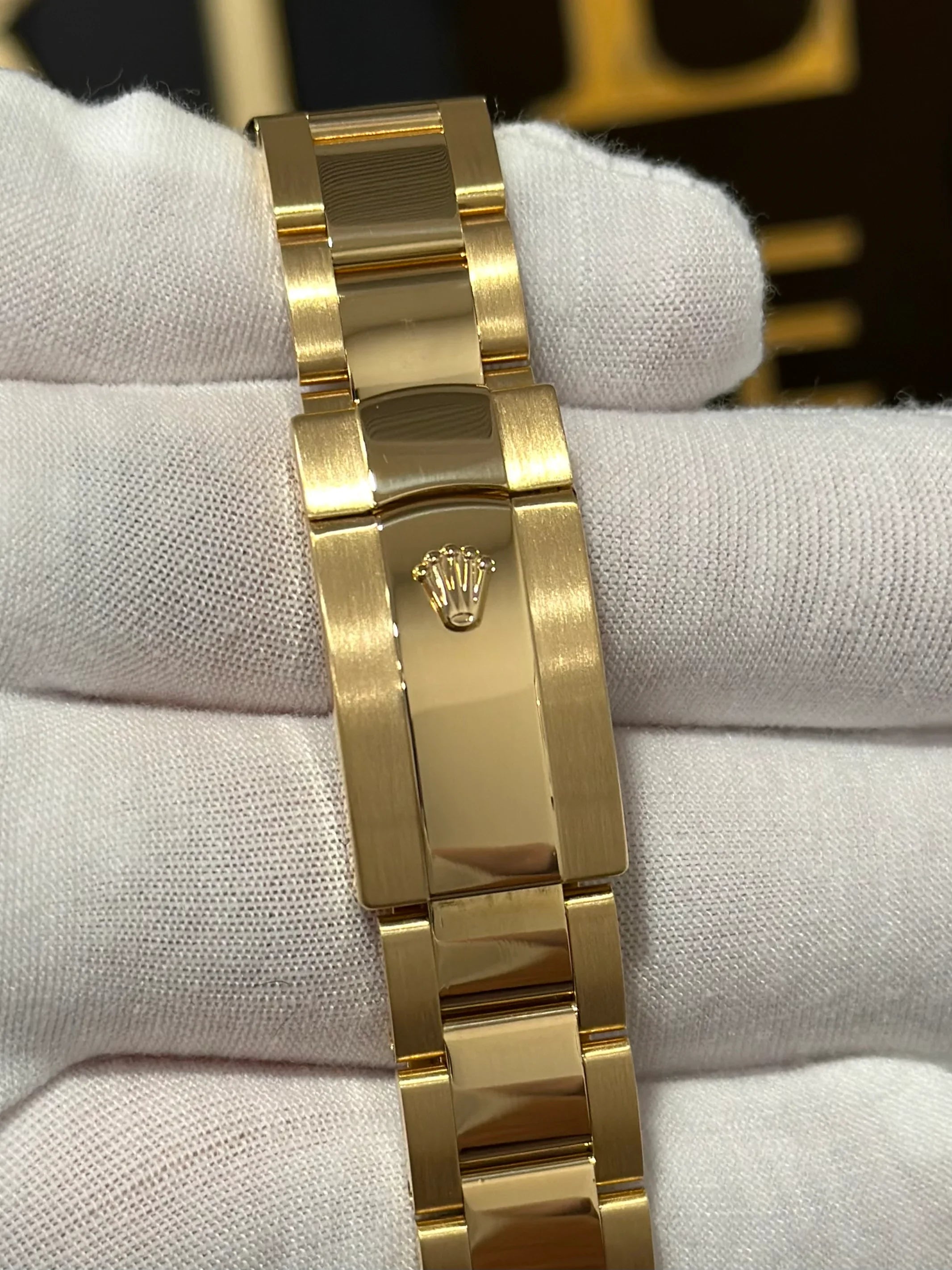 ROLEX SKY DWELLER YELLOW GOLD BLACK DIAL 326938