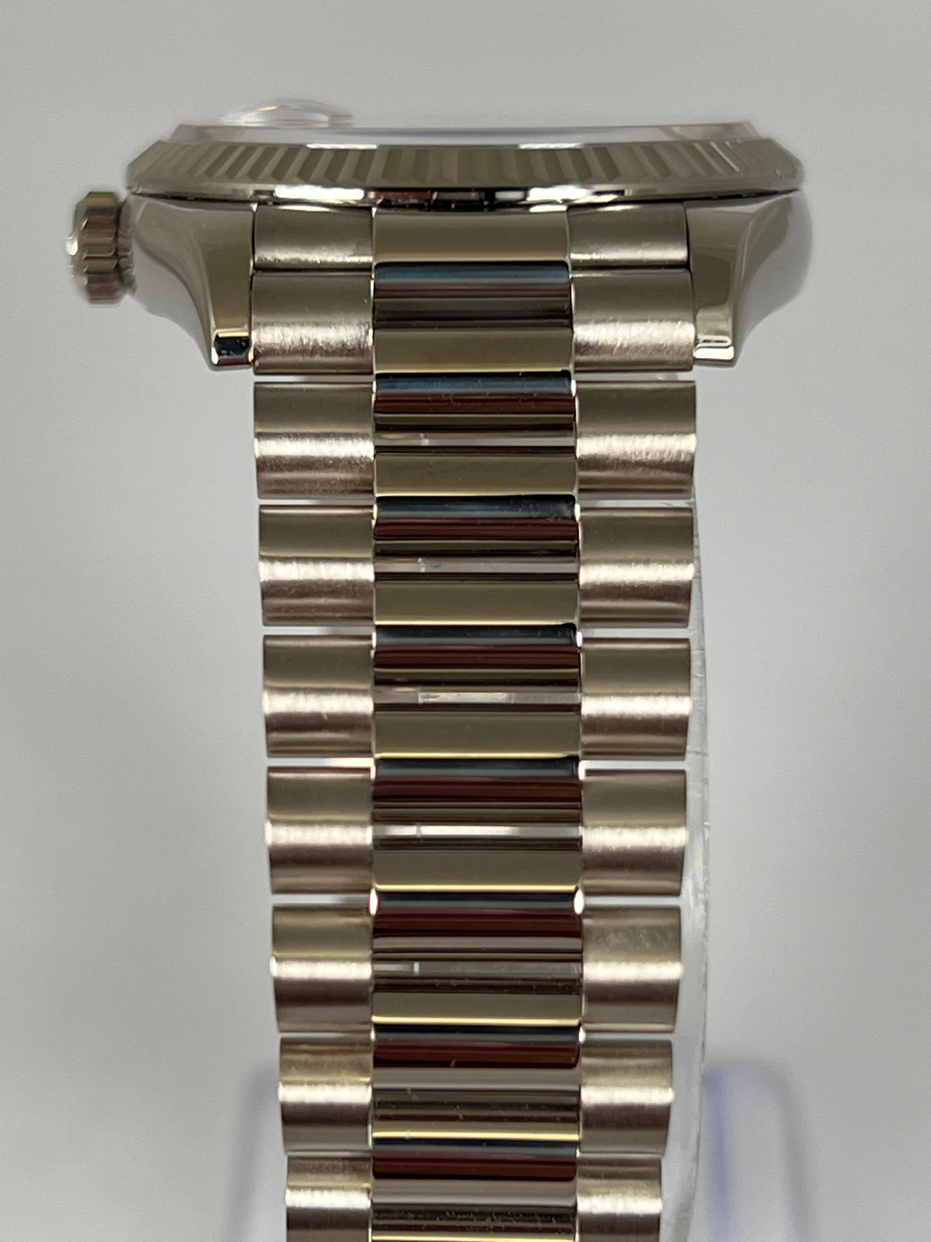 ROLEX DAY DATE PRESIDENT PAVE DIAL WITH RAINBOW BAGUETTES 128239