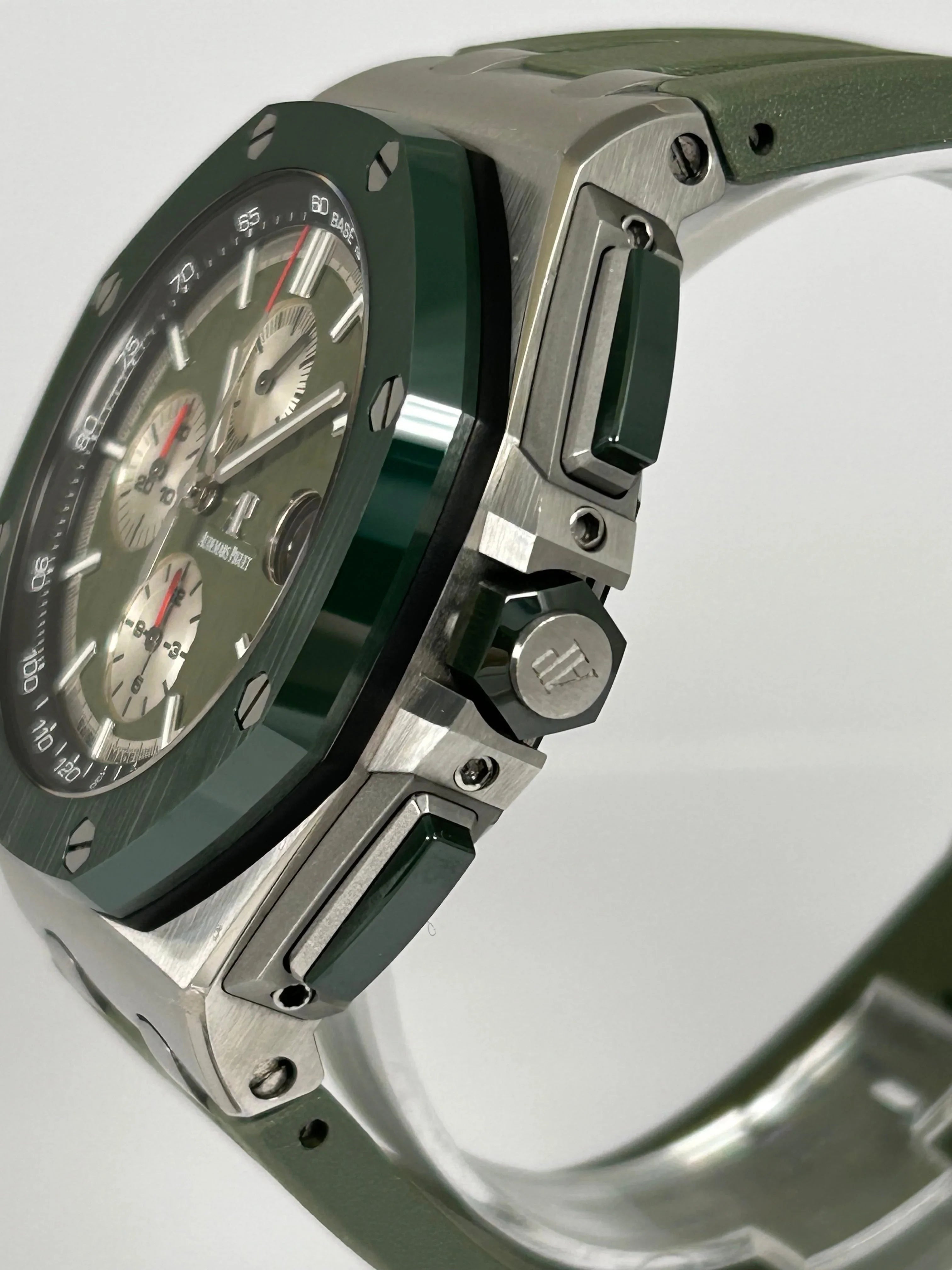 Audemars Piguet Royal Oak Offshore AP 26400 26400SO GREEN