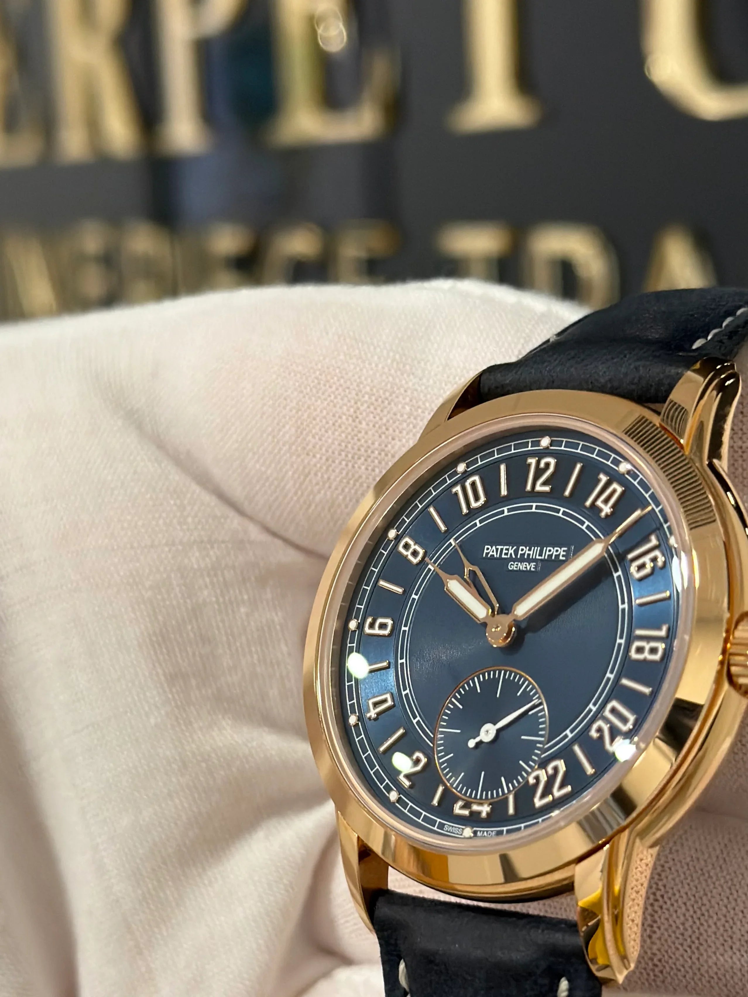 PATEK PHILIPPE 24 HOUR TRAVEL TIME BLUE DIAL ROSE GOLD 5224R