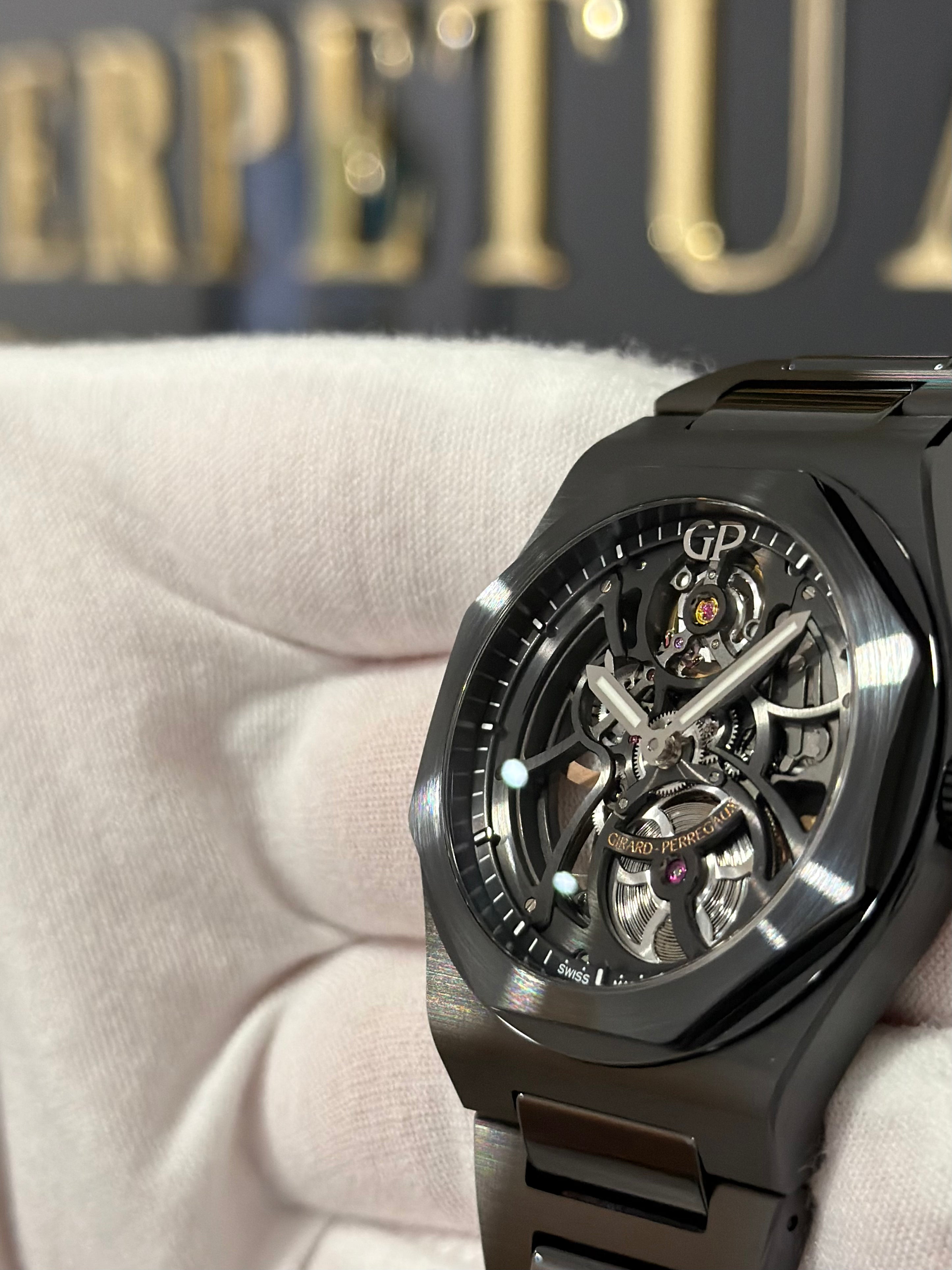 GIRARD PERREGAUX LAUREATO BLACK CERAMIC SKELETON 81015-32-001-32A