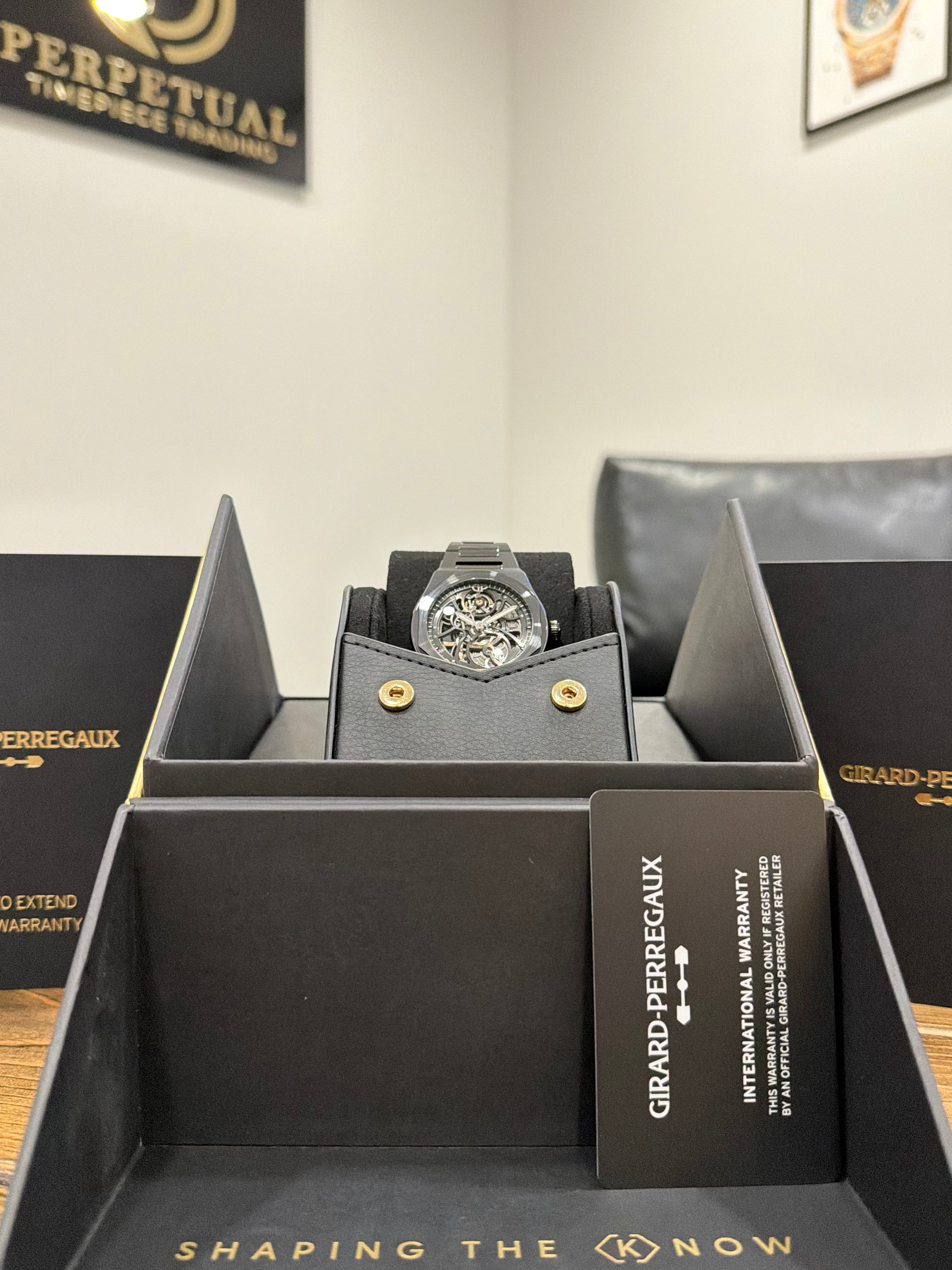 GIRARD PERREGAUX LAUREATO BLACK CERAMIC SKELETON 81015-32-001-32A