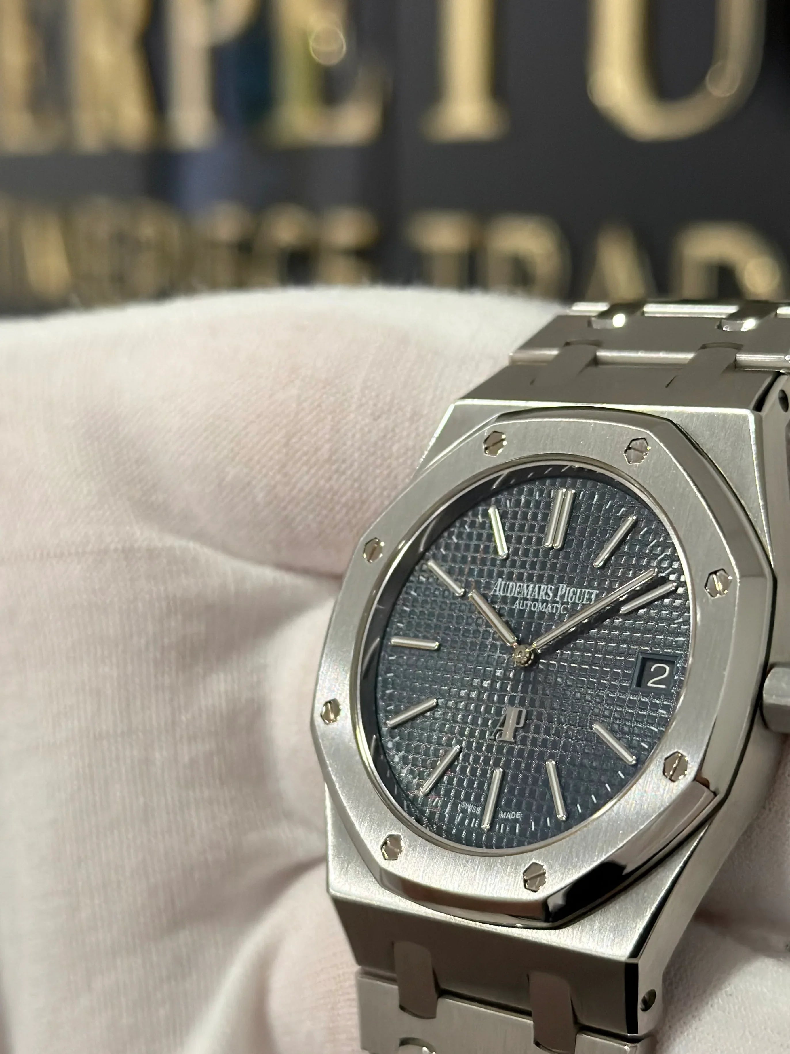 AUDEMARS PIGUET ROYAL OAK BLUE DIAL STEEL 15202ST
