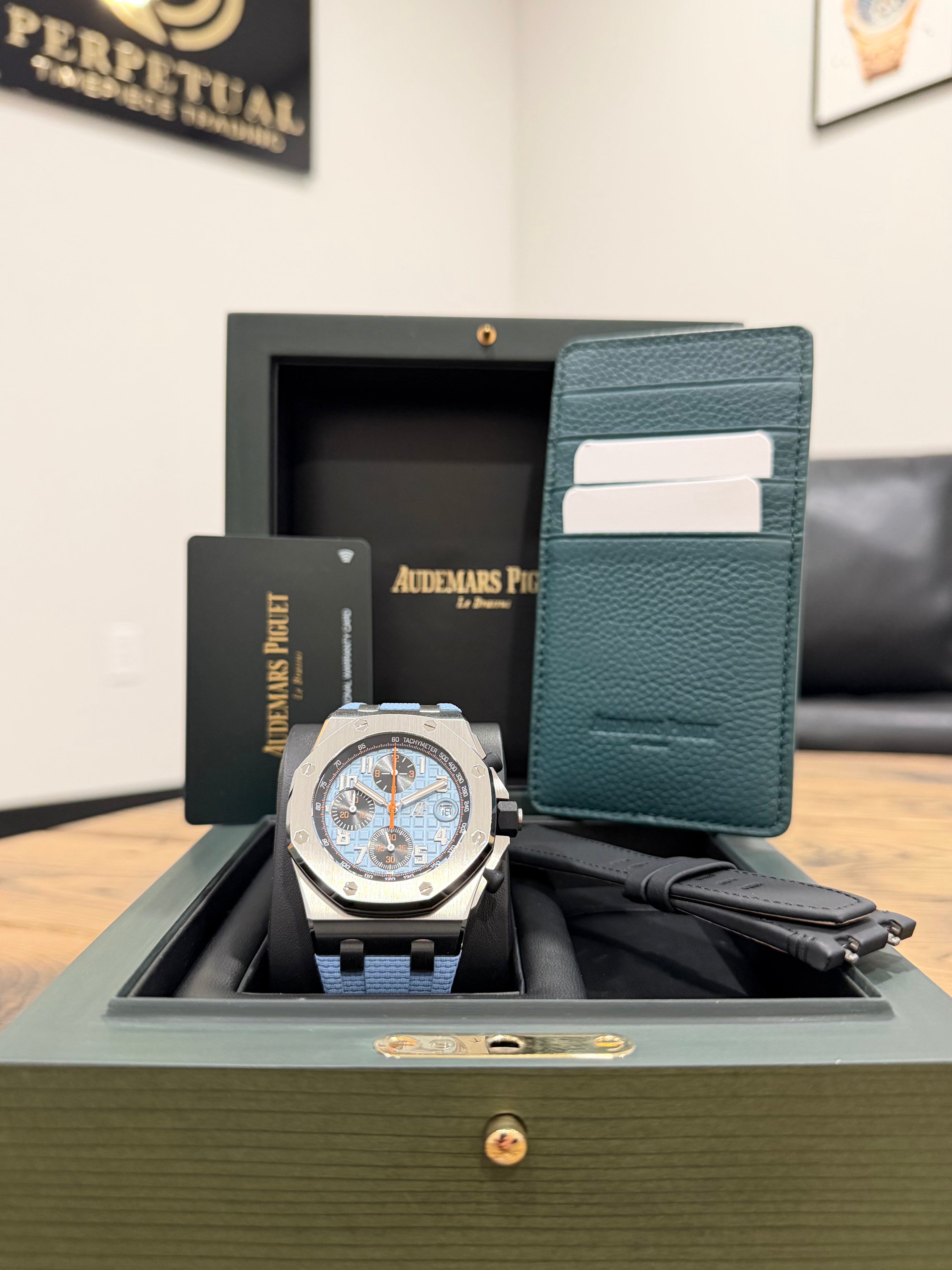 AUDEMARS PIGUET ROYAL OAK OFFSHORE TIFFANY BLUE 26238ST