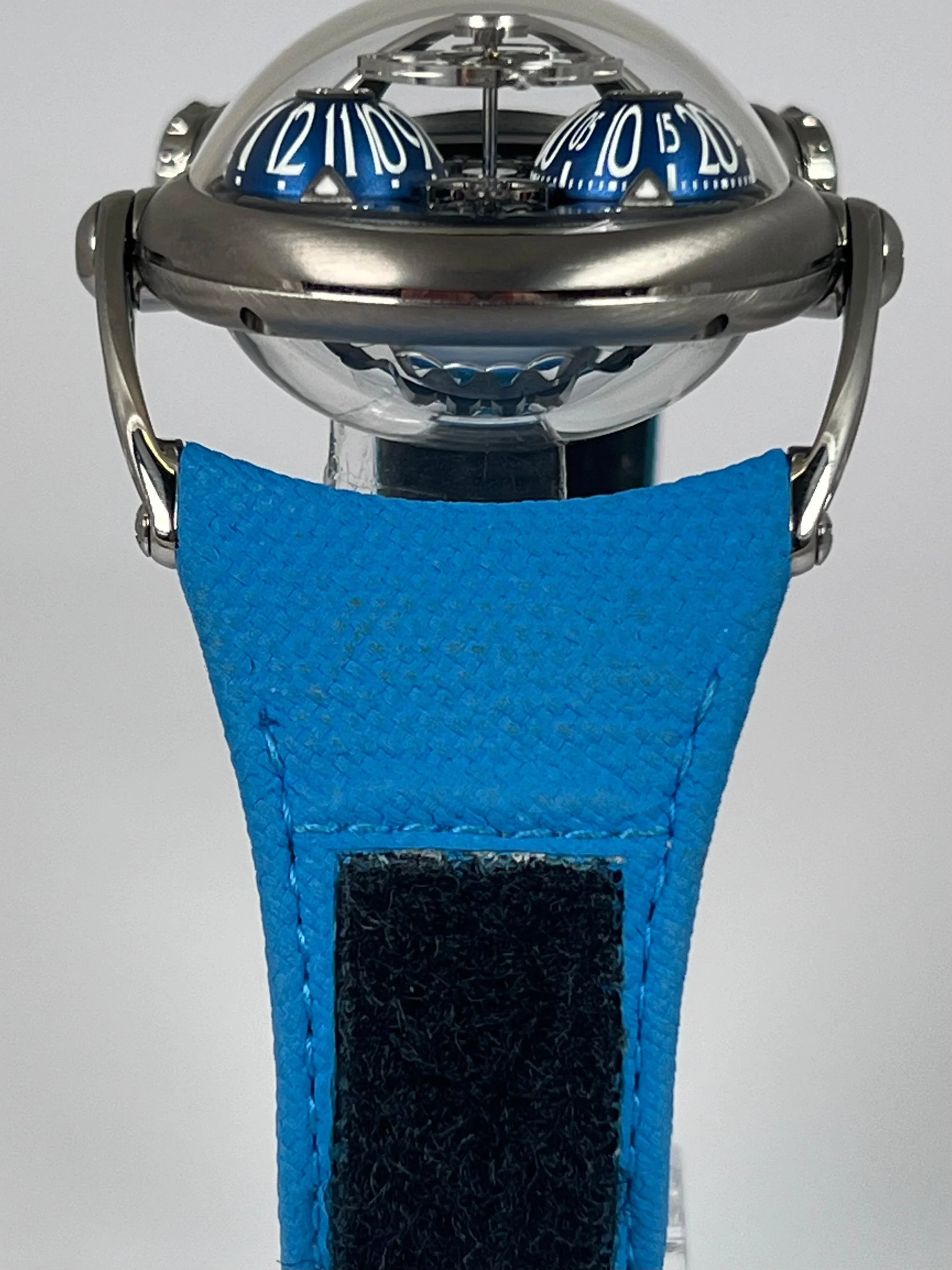 MB&F BULLDOG TITANIUM HM10