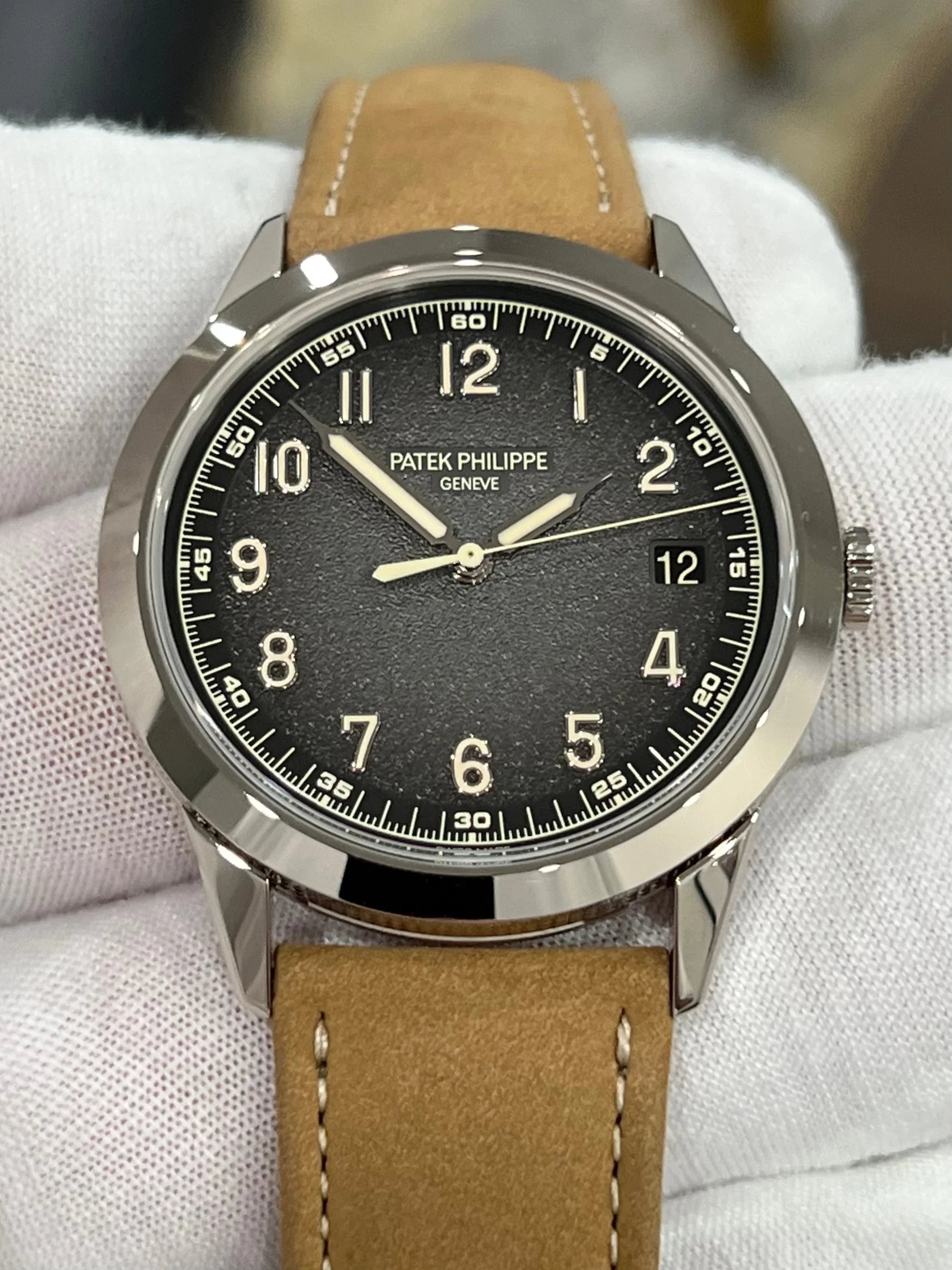 PATEK PHILIPPE CALATRAVA TEXTURED GRAY DIAL 5226G