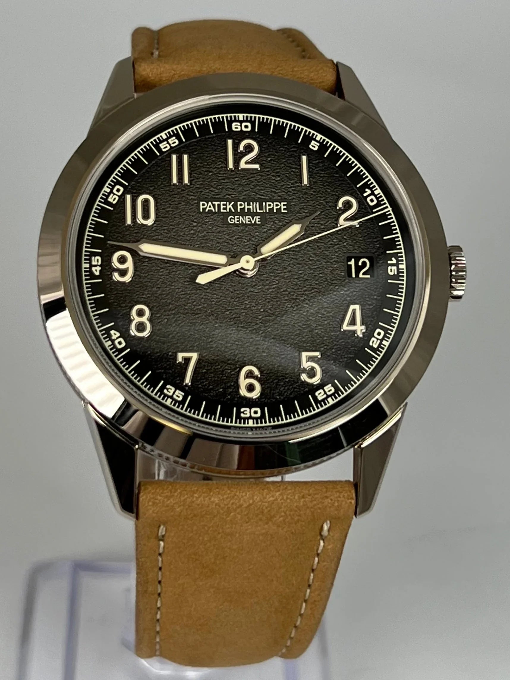 PATEK PHILIPPE CALATRAVA TEXTURED GRAY DIAL 5226G