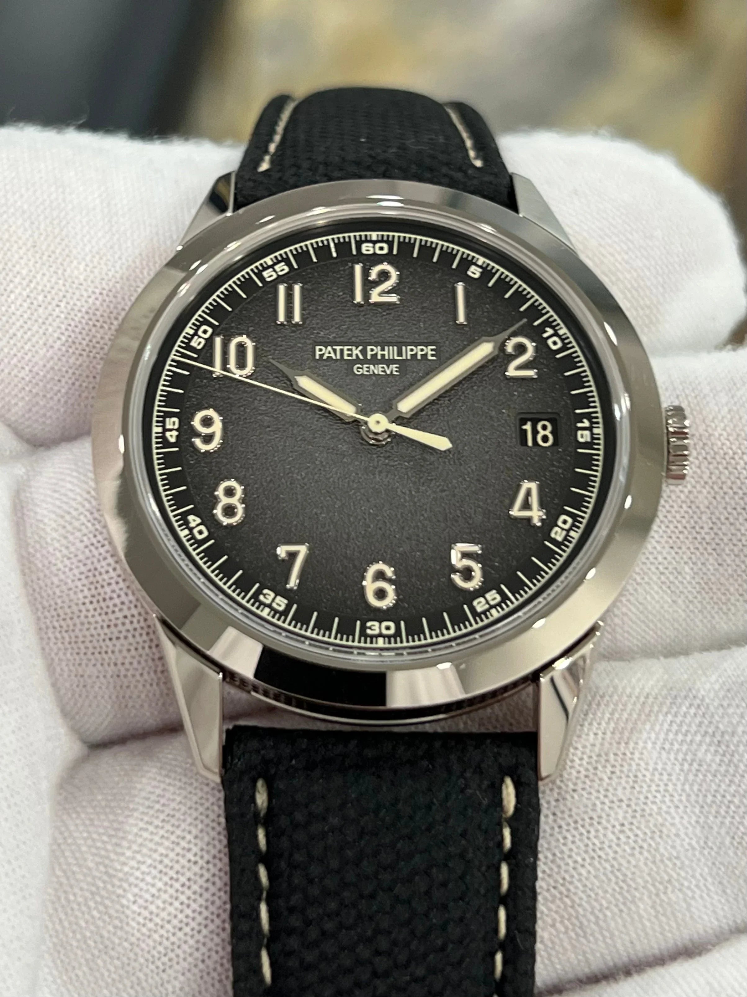 PATEK PHILIPPE CALATRAVA TEXTURED GRAY DIAL 5226G