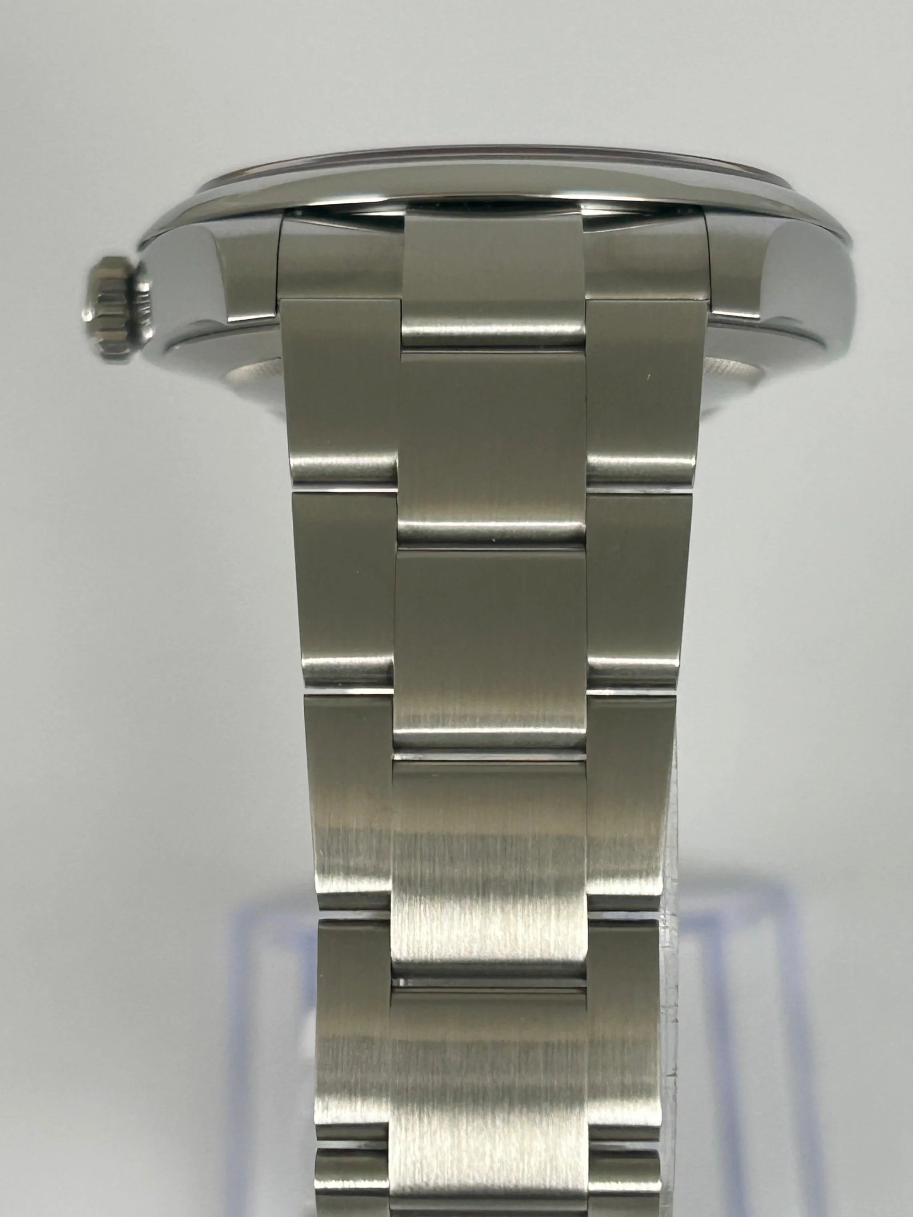 ROLEX OYSTER PERPETUAL 41MM CORAL RED 124300