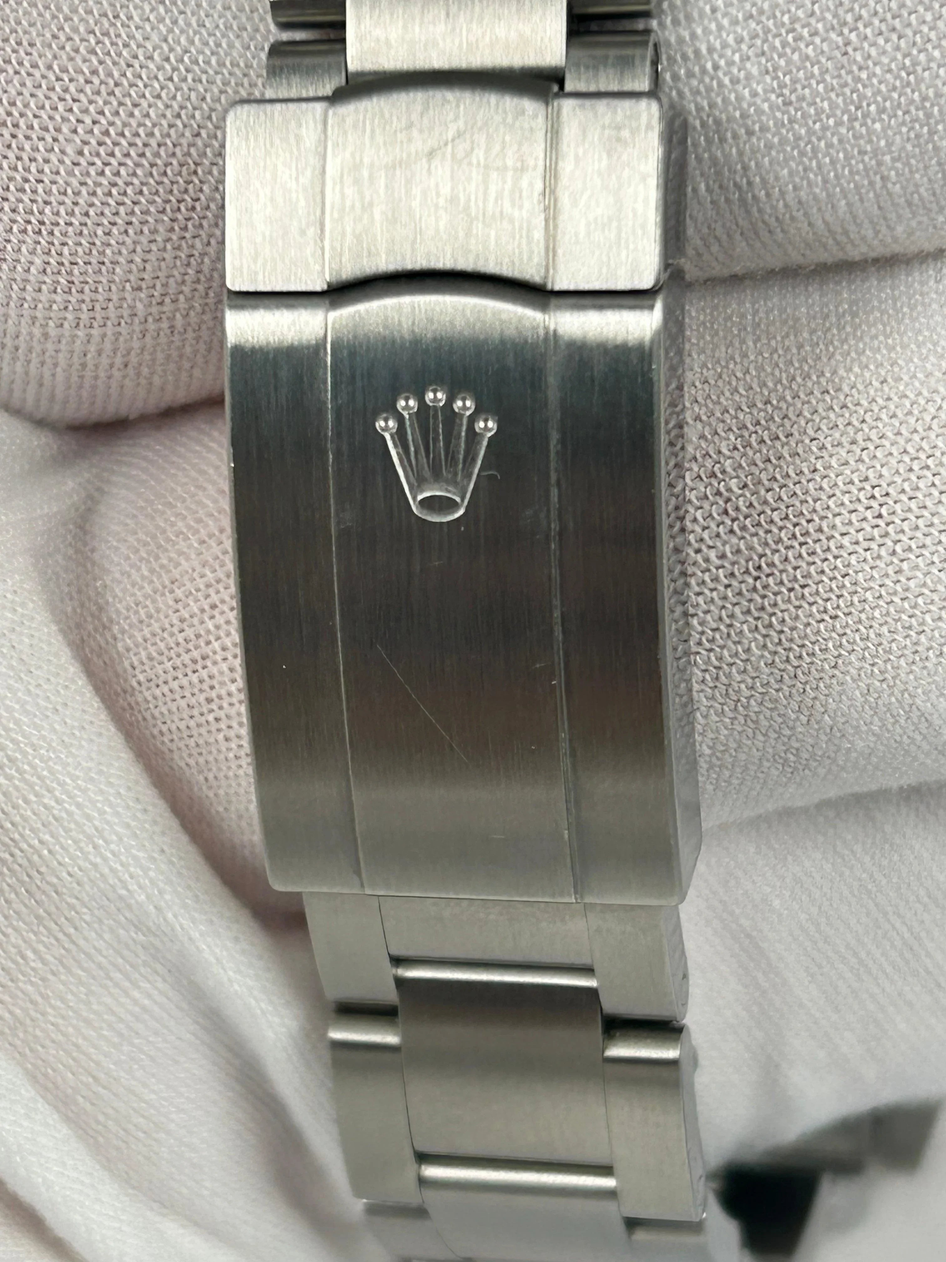 ROLEX OYSTER PERPETUAL 41MM CORAL RED 124300