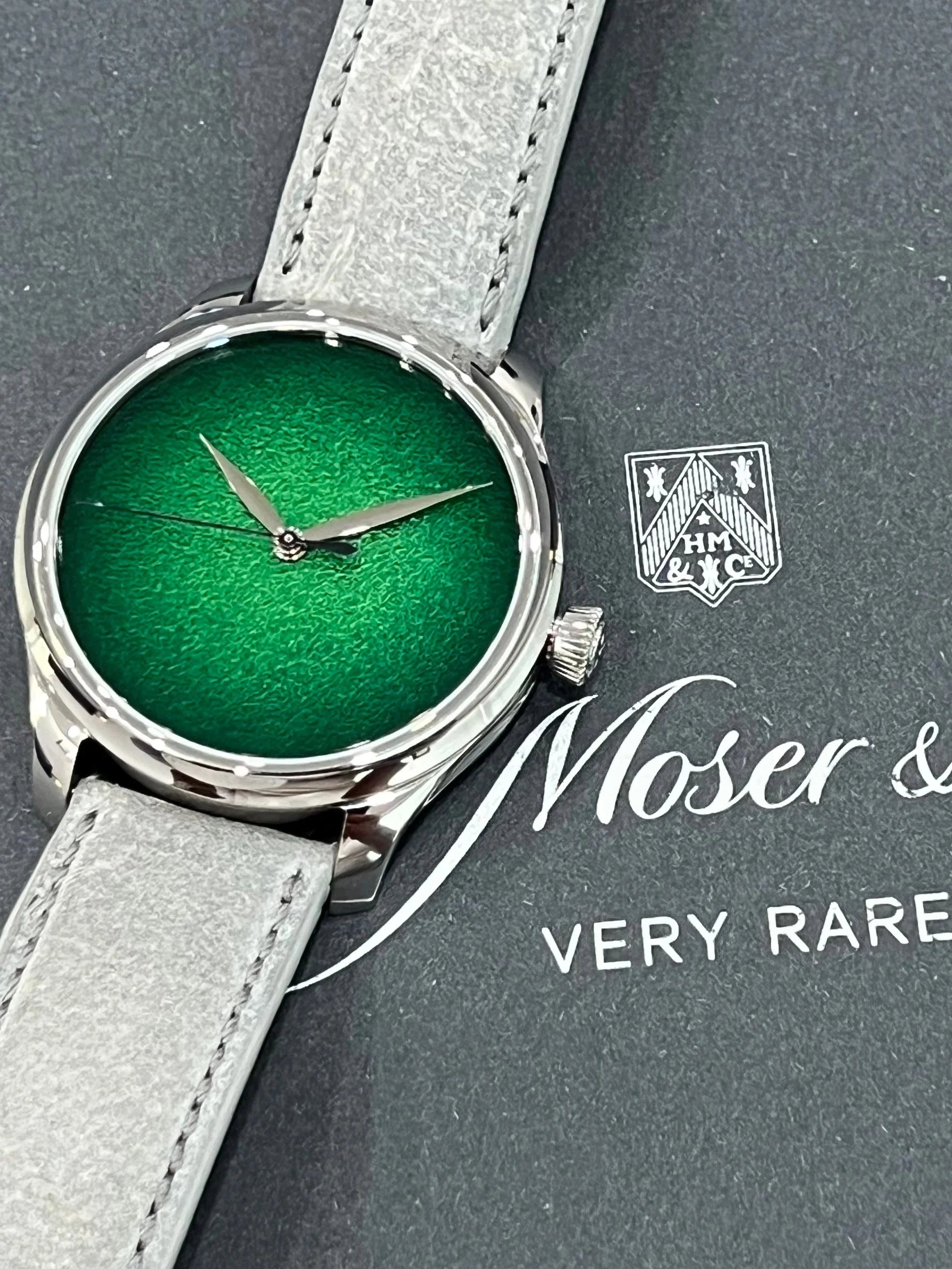 H. MOSER & CIE MOSER ENDEAVOUR CENTRE SECONDS CONCEPT LIME GREEN 1200-1233