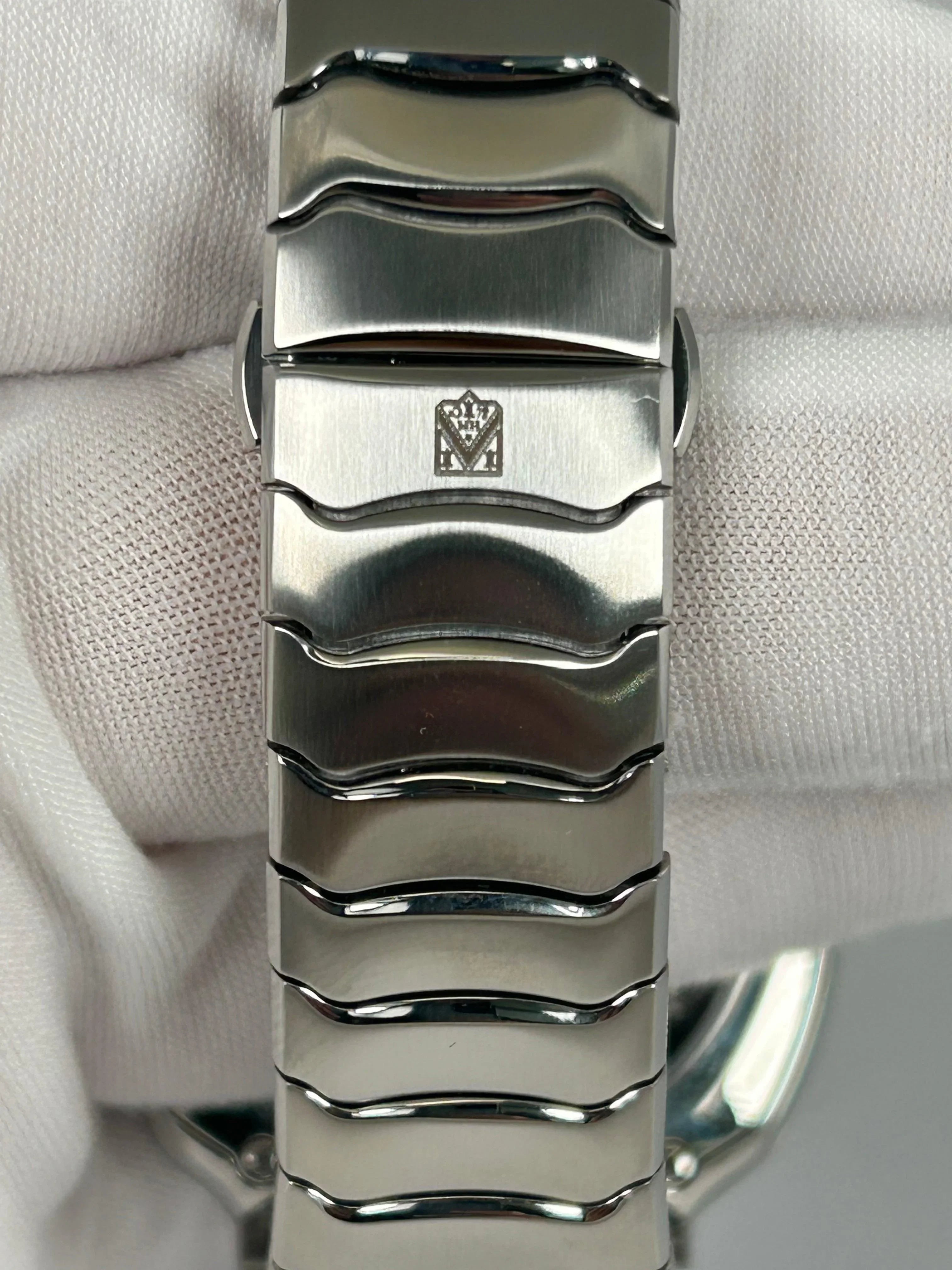 H. MOSER & CIE MOSER STREAMLINER PERPETUAL CALENDAR 6812-1200