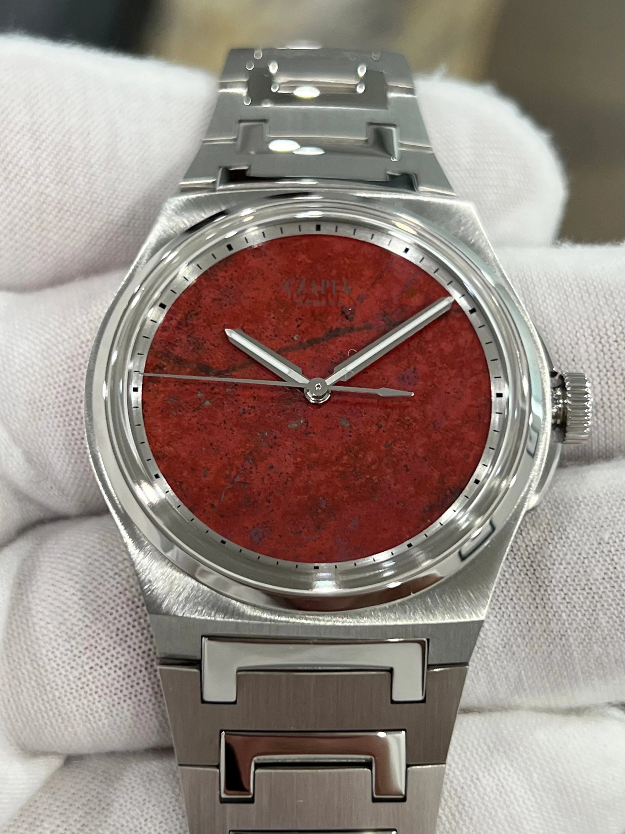 CZAPEK ANTARCTIQUE CUPRITA ROJA WCI LIMITED EDITION