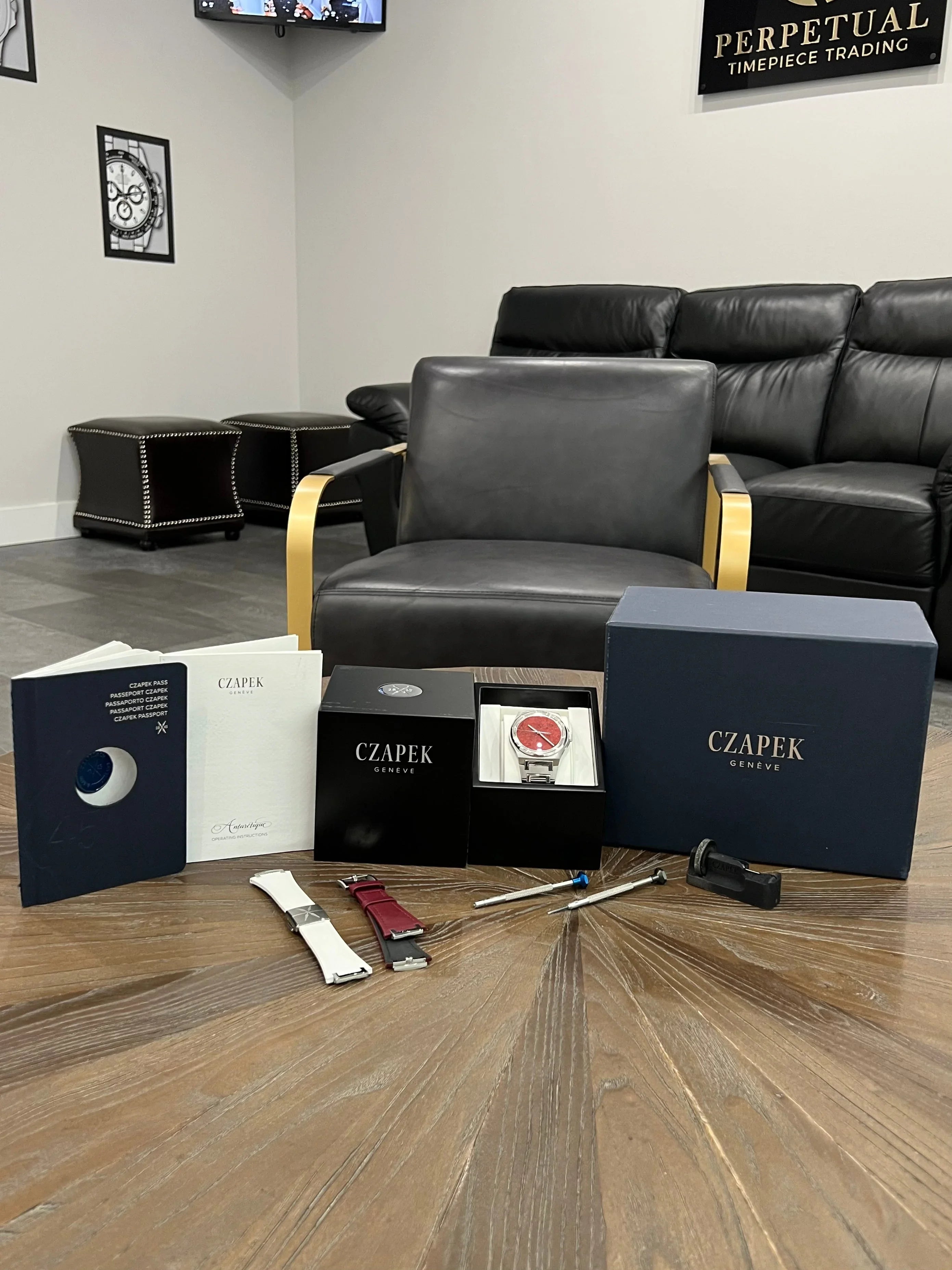 CZAPEK ANTARCTIQUE CUPRITA ROJA WCI LIMITED EDITION