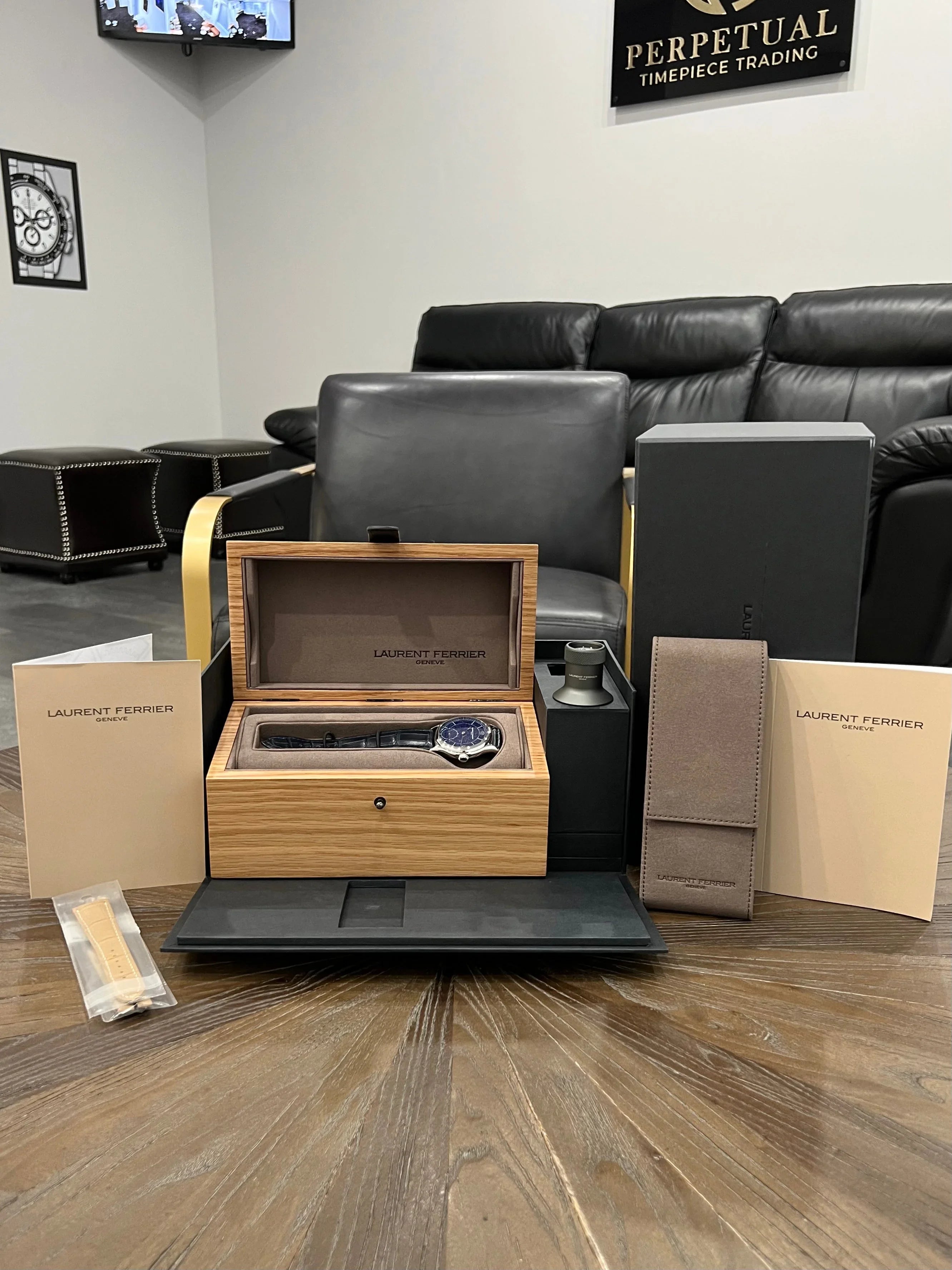 LAURENT FERRIER LAPIS LUZULI LCF006.AC.LG1.1