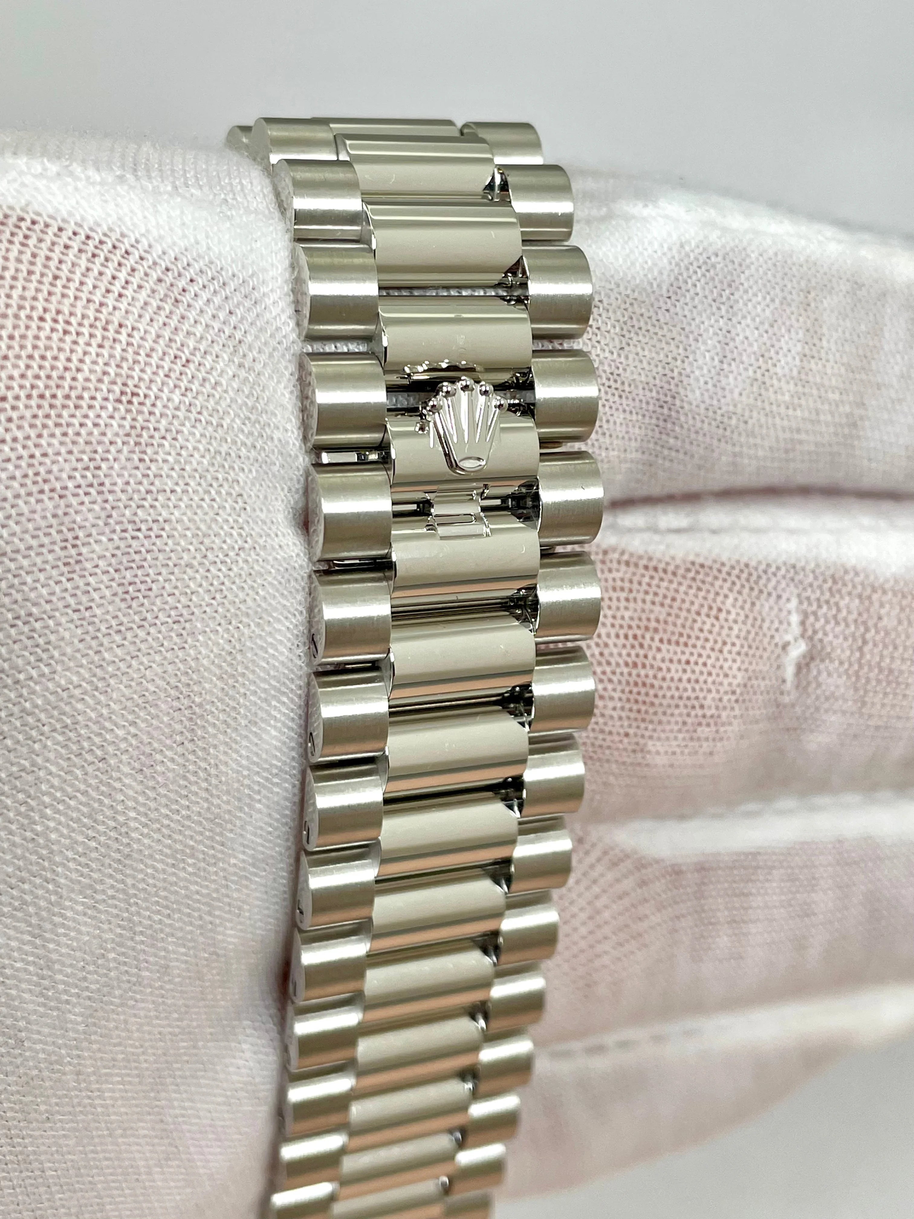 ROLEX DAY-DATE 40 OLIVE GREEN PLATINUM DISCONTINUED 228206