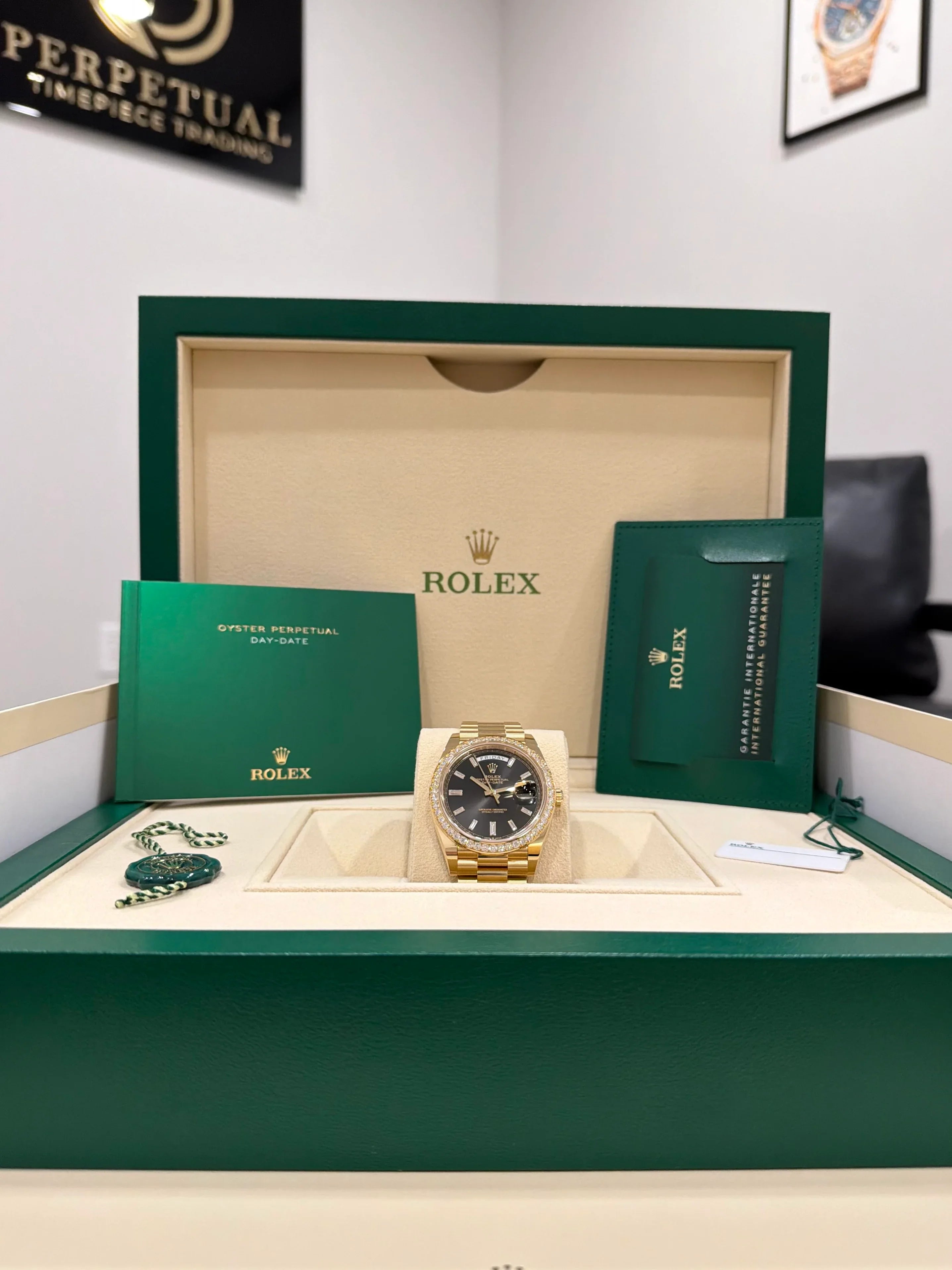 ROLEX DAY-DATE 40 BLACK DIAMOND 228348RBR